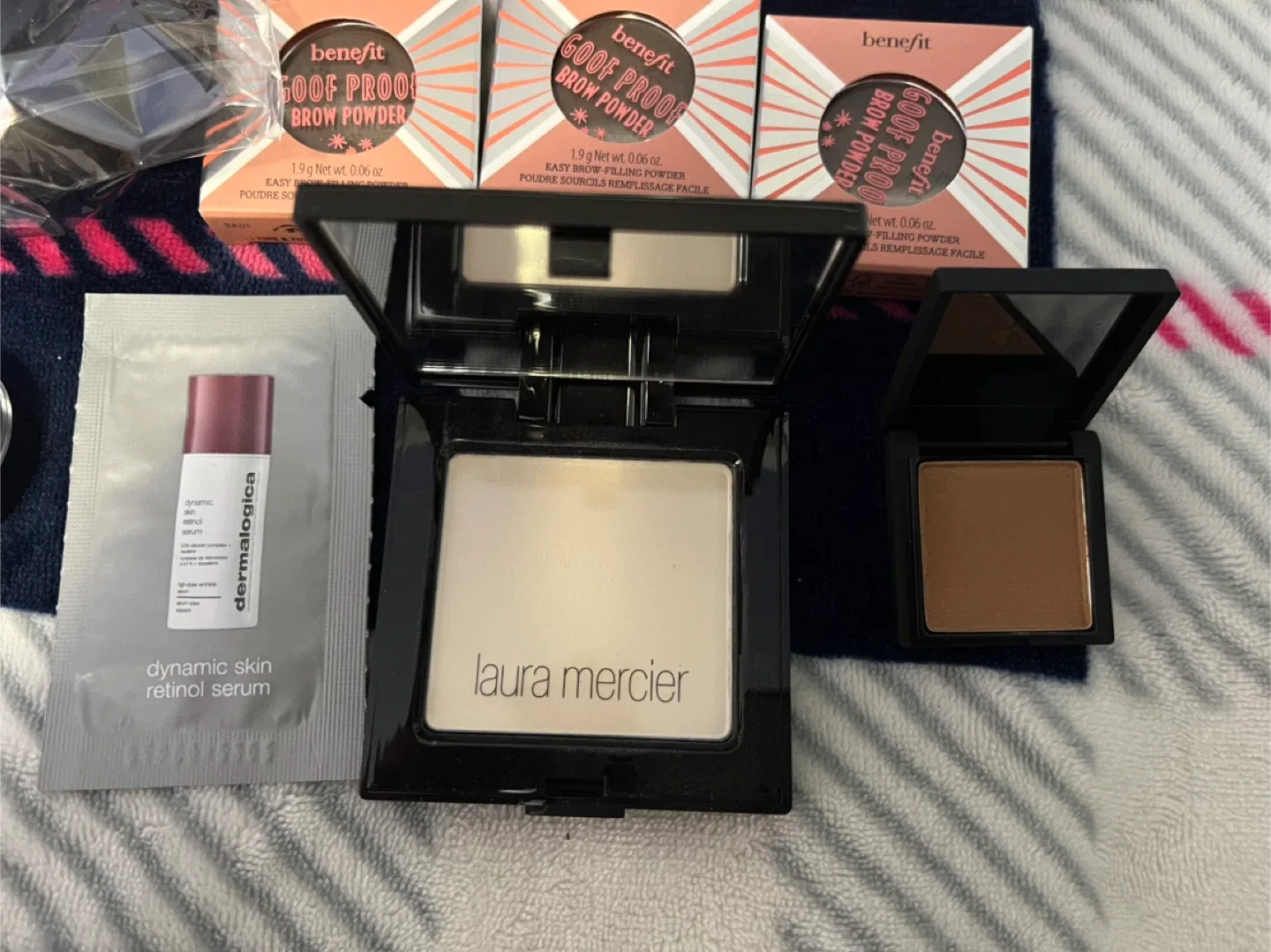 Assorted makeup and beauty other image indicator(2)