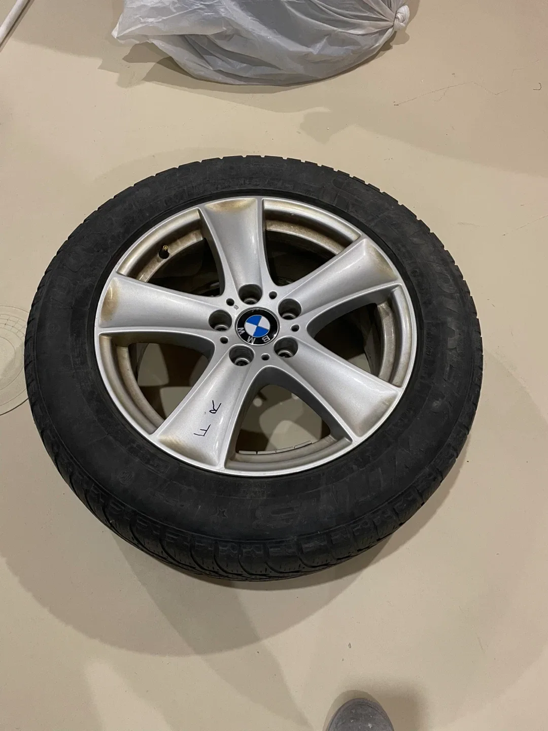 BMW Rims with Dunlop Winter Tires - 255/55R18 image indicator(2)