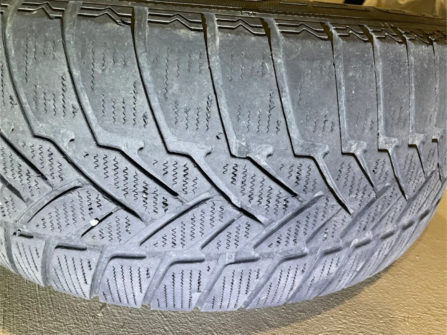 BMW Rims with Dunlop Winter Tires - 255/55R18 image indicator(5)