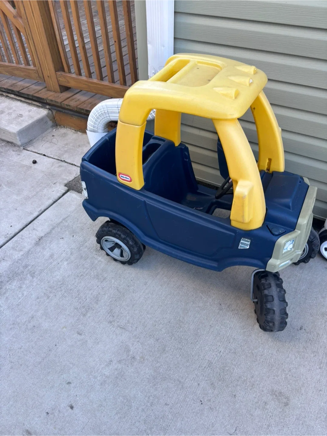 Kids outdoor toys used . Need cleaning