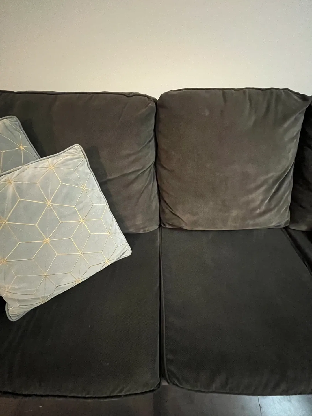 Comfortable 3-Seater Sofa with Pillows image indicator(4)