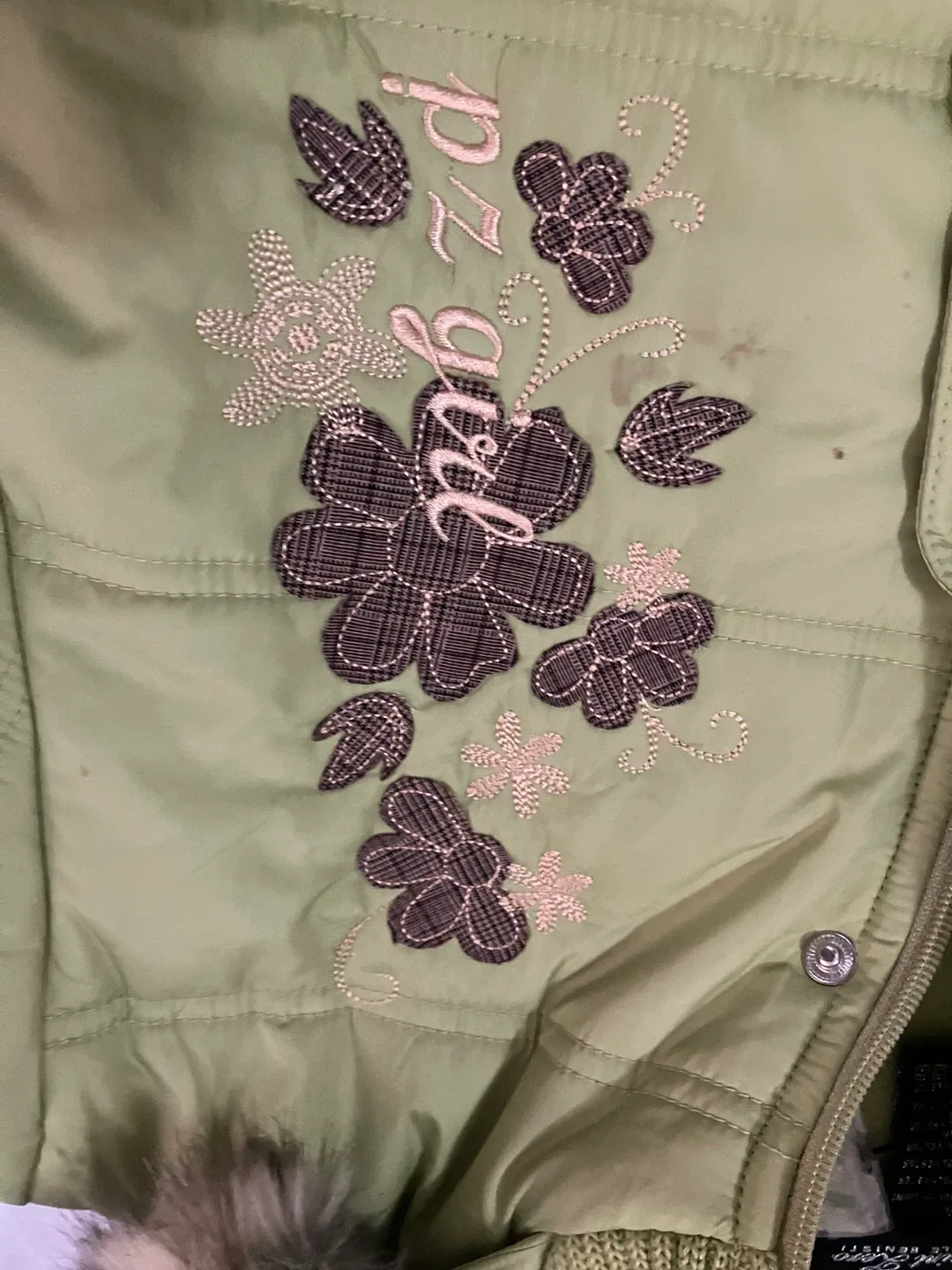 Girl Embroidered Winter Coat/Jacket $15 EACH(L-red&XL-green) image indicator(4)