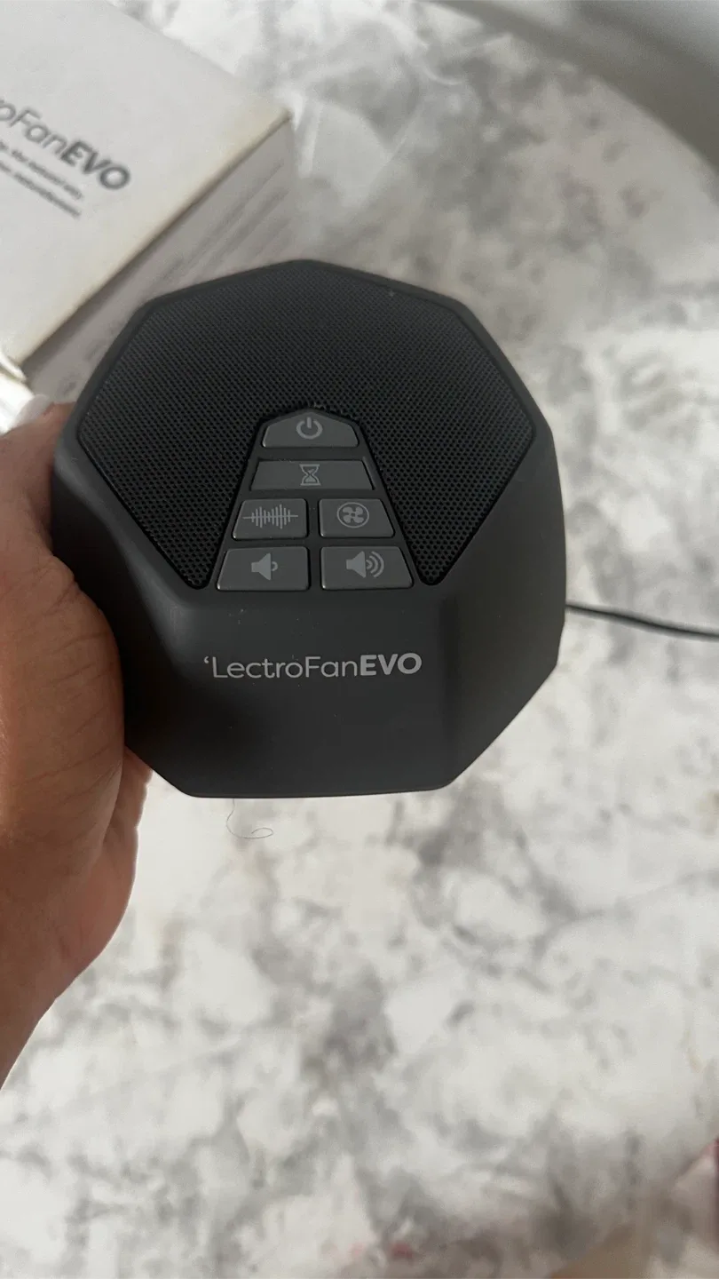 LectroFan EVO Sound Machine - Like New! image indicator(2)