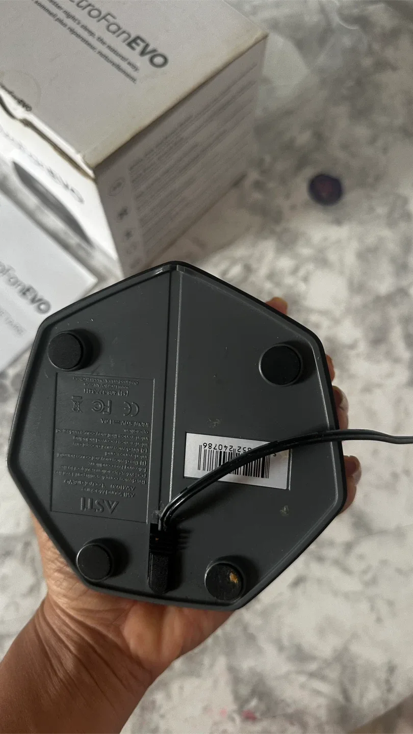 LectroFan EVO Sound Machine - Like New! image indicator(4)