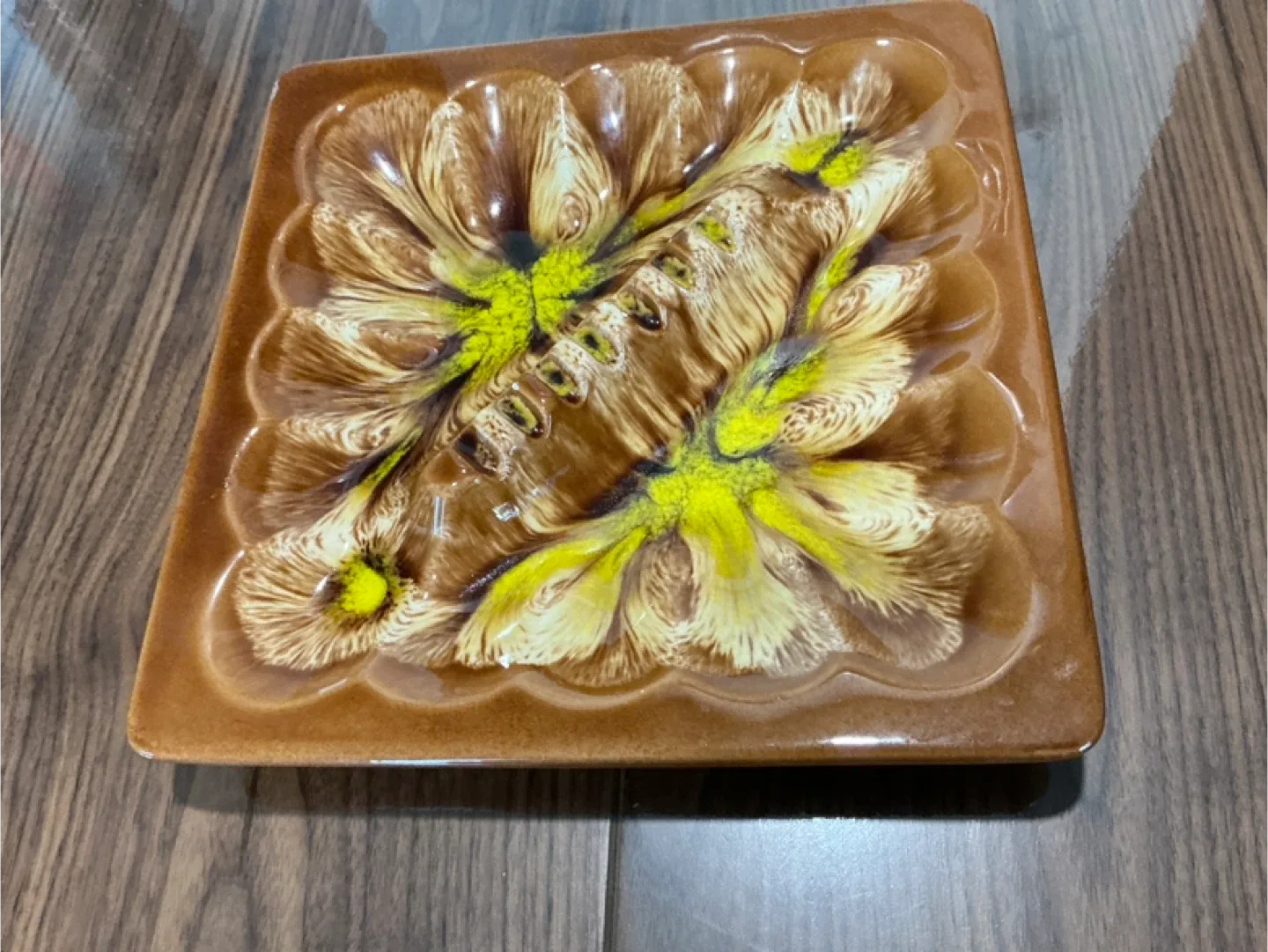 Blue Mountain petal glaze ashtray image indicator(2)