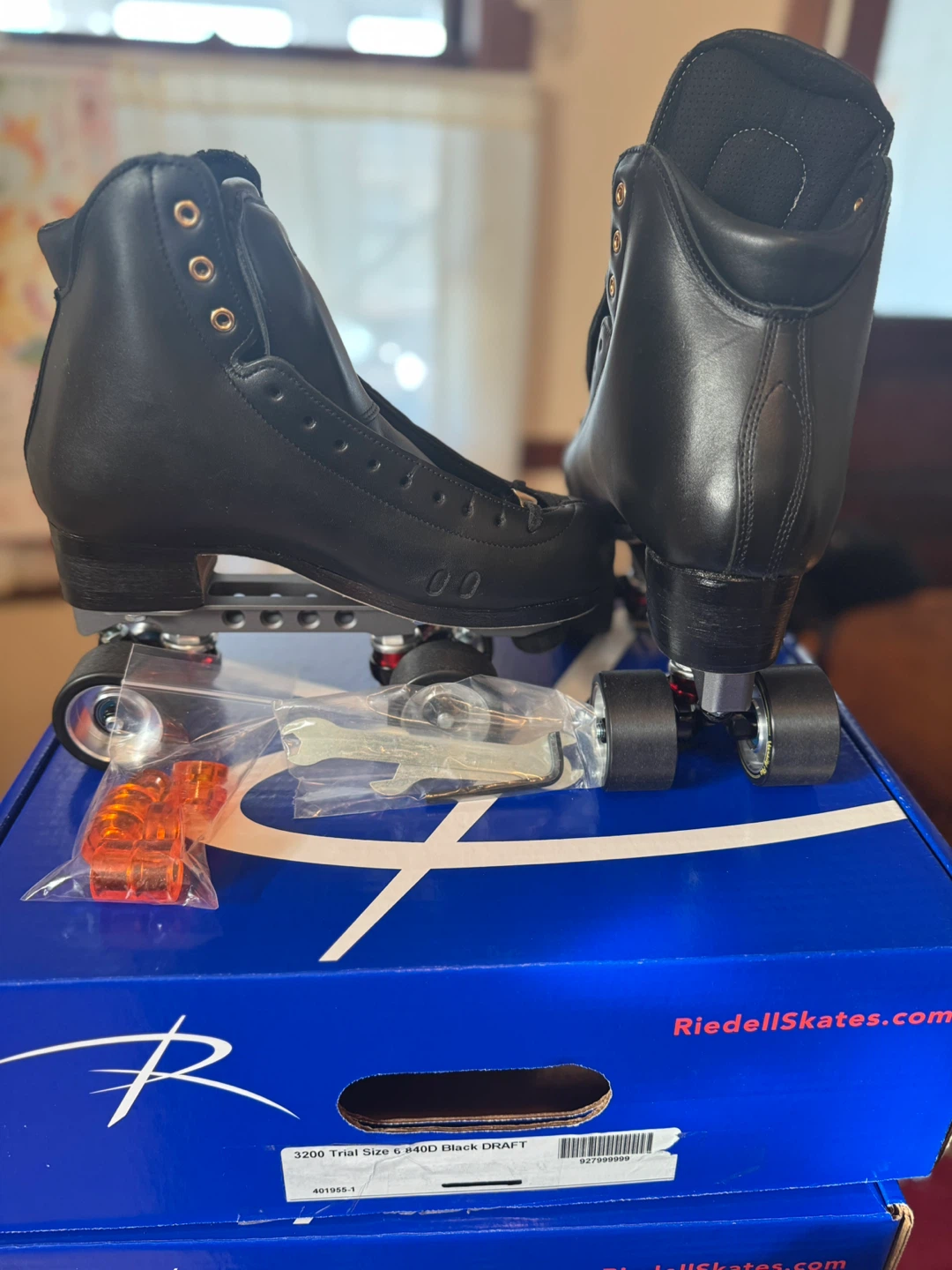 Riedell Black Roller Skates (2 size 6, and 2 Size 9) - photo 3