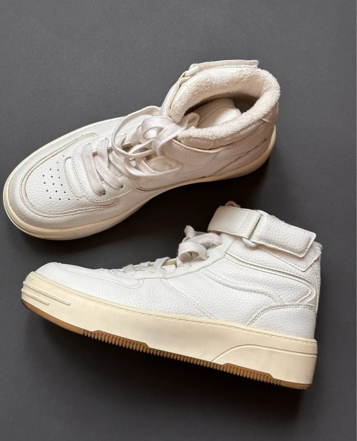 Pull&Bear White High Top Sneakers thumbnail
