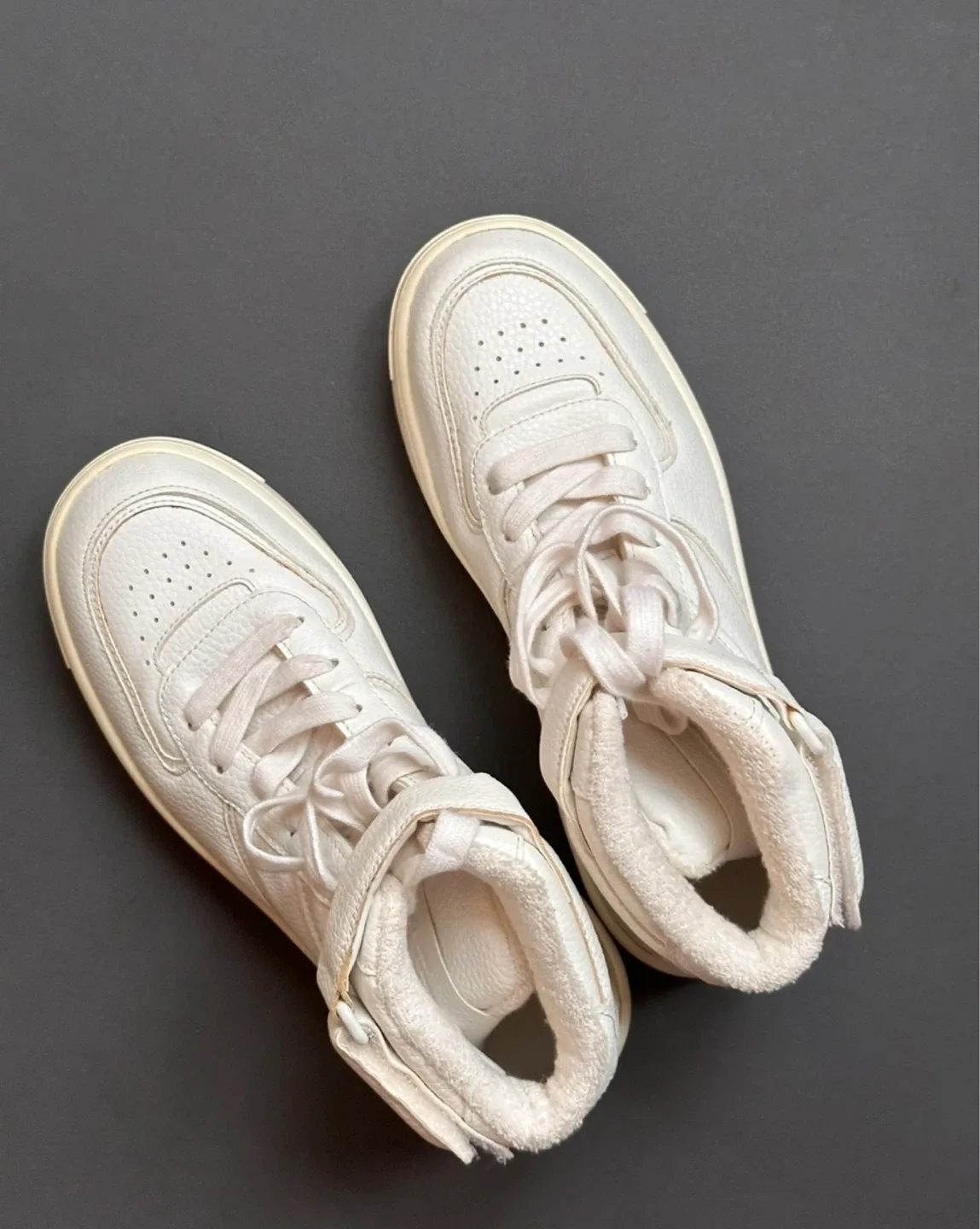 Pull&Bear White High Top Sneakers image indicator(2)