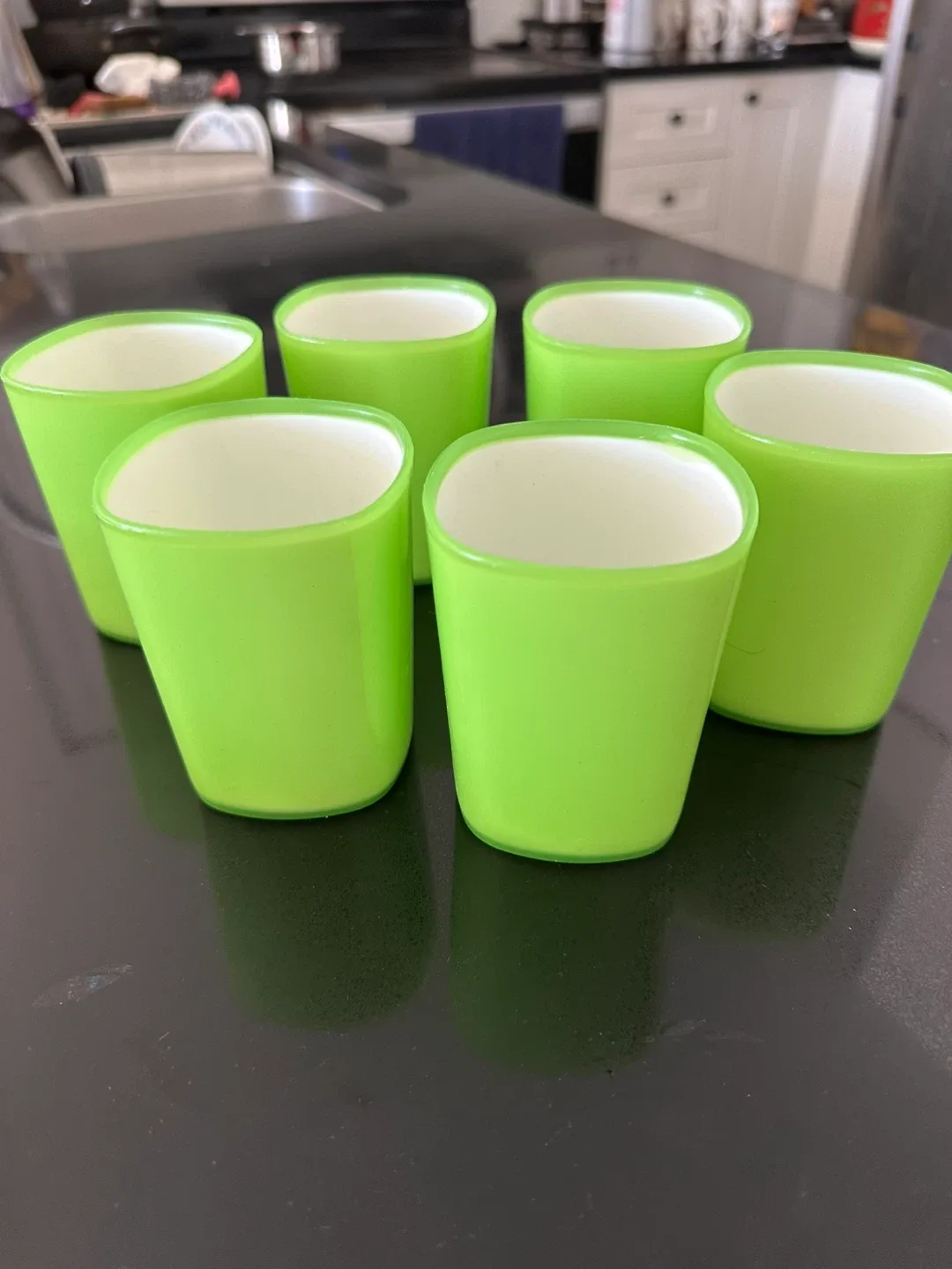 Set of 6 Green plastic Glasses (reusable)