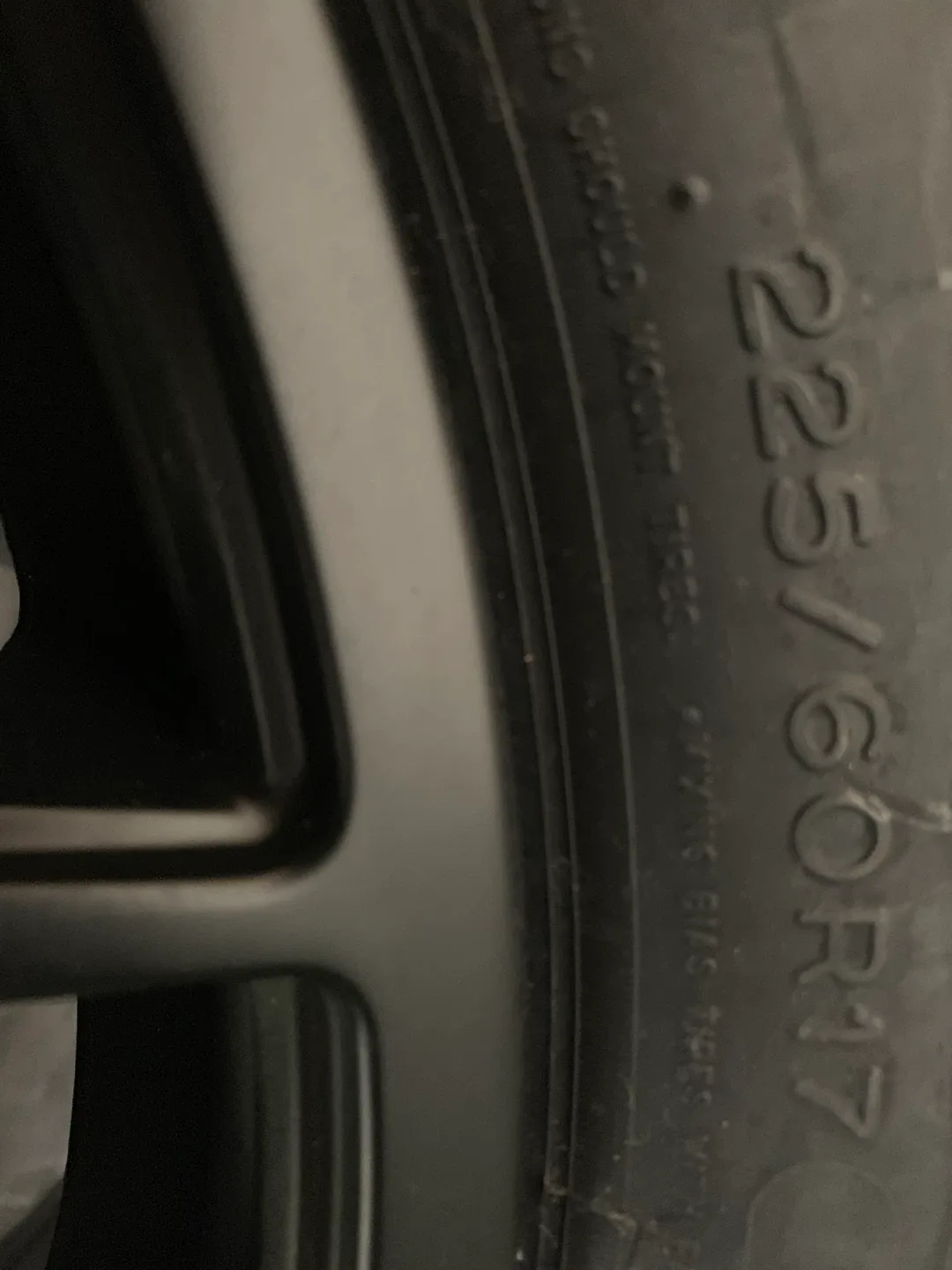 Touren Wheel with Tire 225/60R17 image indicator(2)