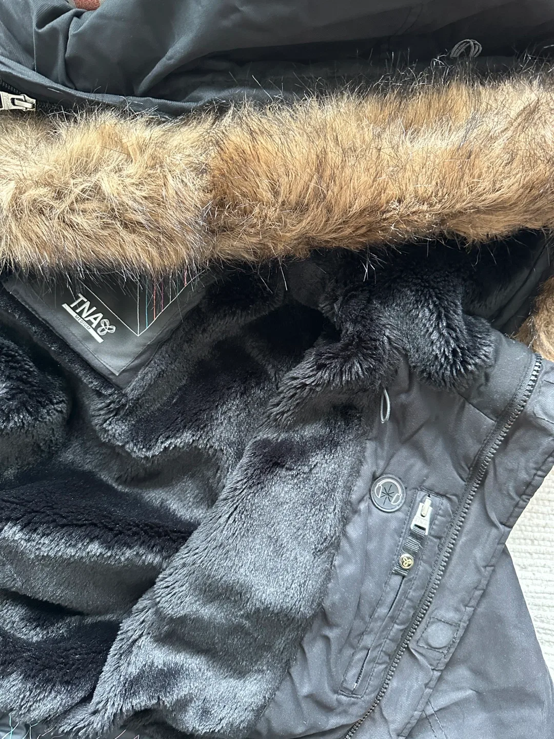 Aritzia Summit Parka - size M image indicator(4)