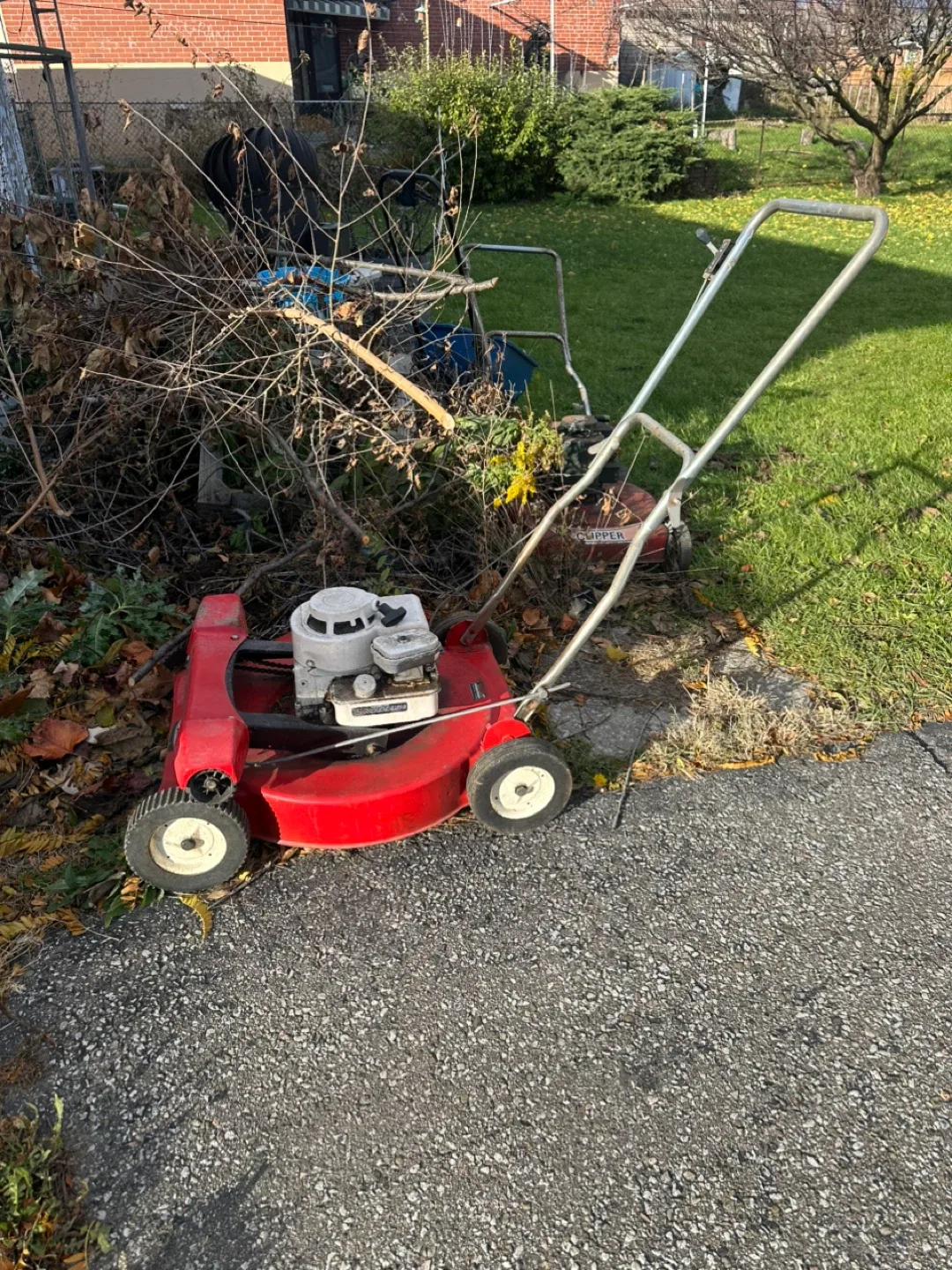 2 Lawn Mower - Used image indicator(2)