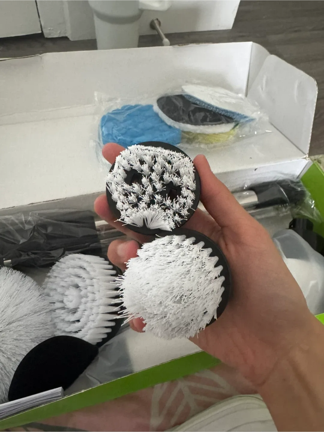 Electric Cleaning Brush, New in Box! image indicator(8)