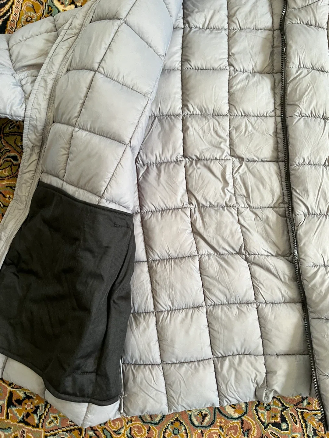 Brand new with tag Reebok Puffer Jacket - Size L image indicator(6)