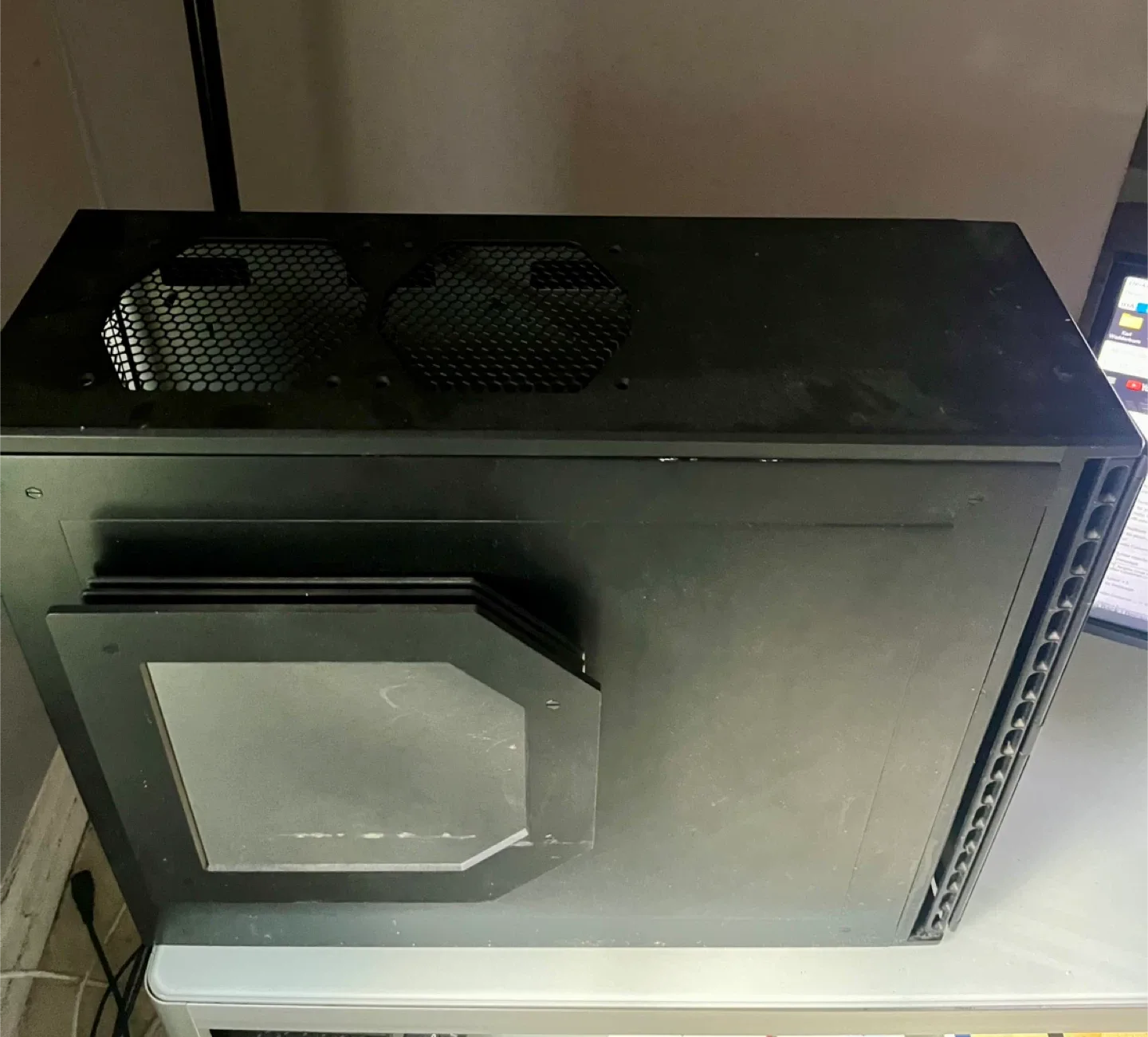 Black Computer Case image indicator(3)