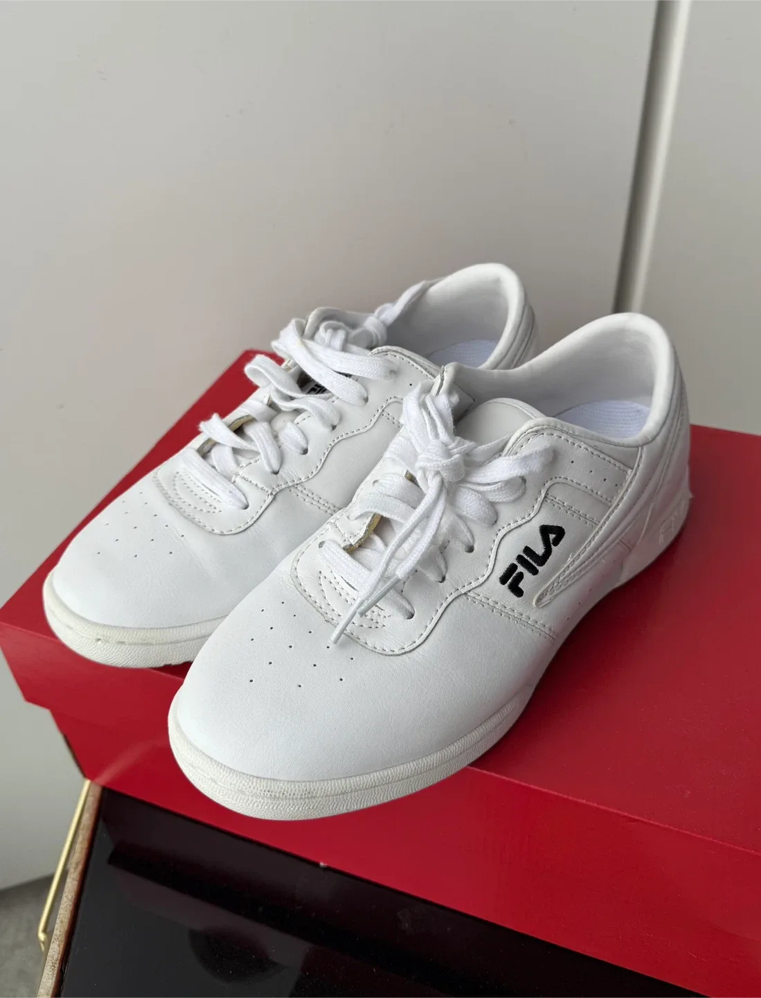 FILA Original Fitness White Leather Sneaker / FILA Leather Shoes image indicator(2)