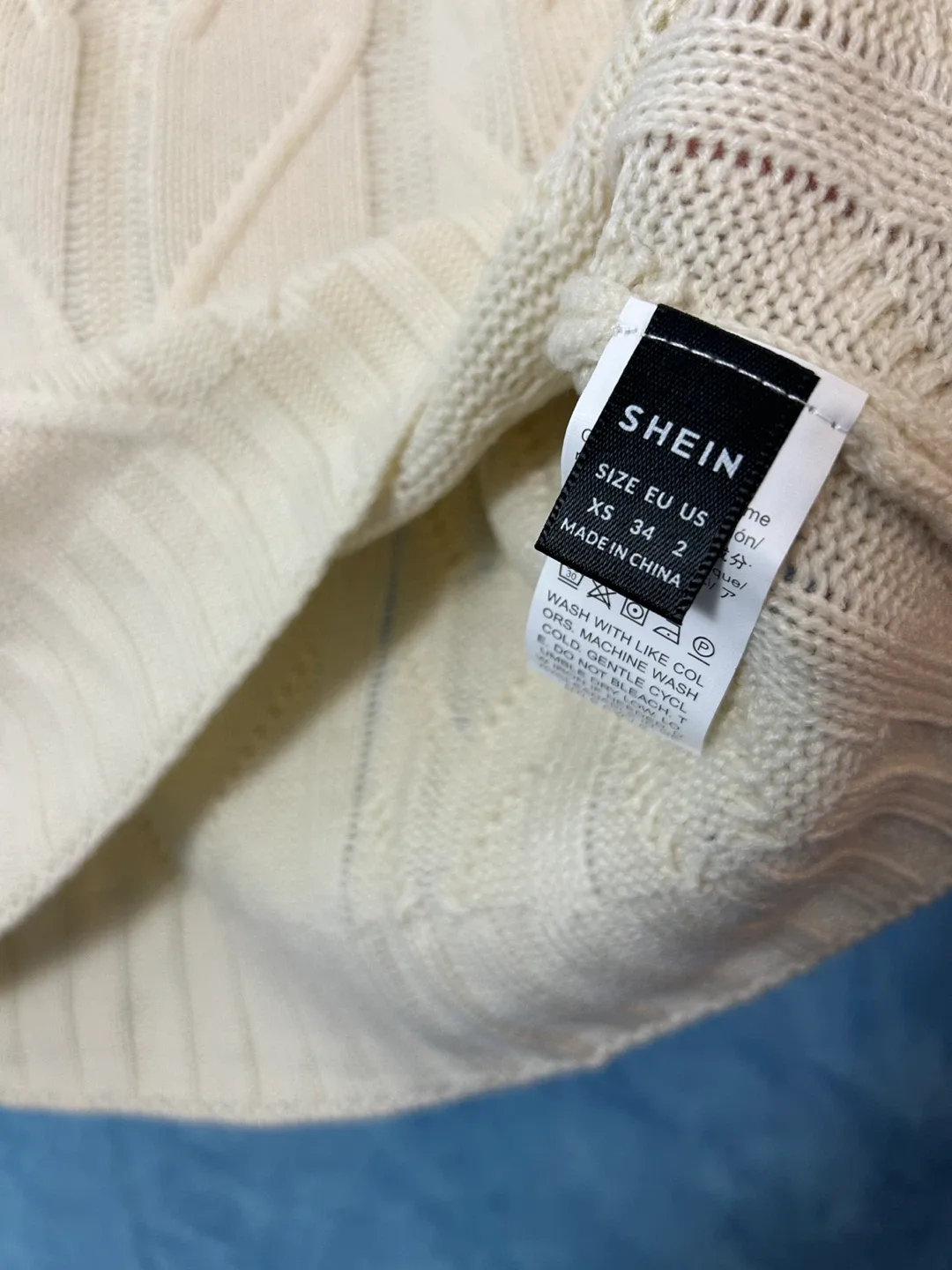 Cream Knit Sleeveless Turtleneck - XS image indicator(3)