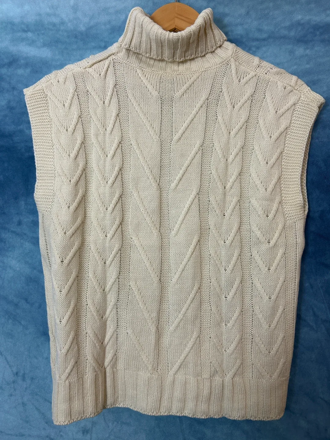 Cream Knit Sleeveless Turtleneck - XS image indicator(2)