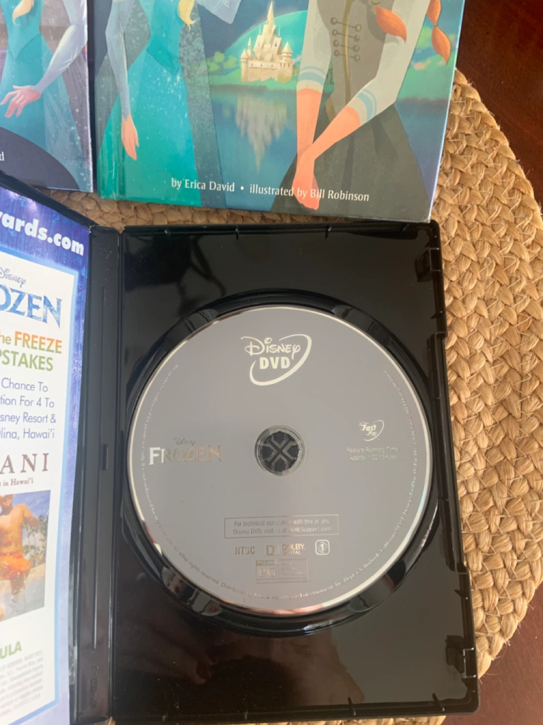 Disney Frozen DVD & Anna & Elsa Books - photo 5