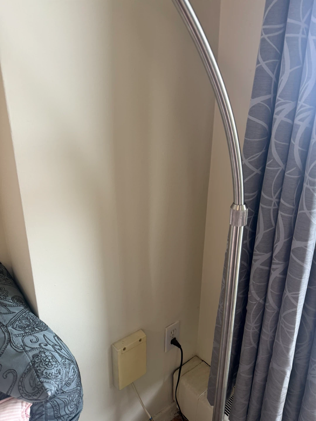 Modern Arc Floor Lamp with Curved Metal Shade - photo 5