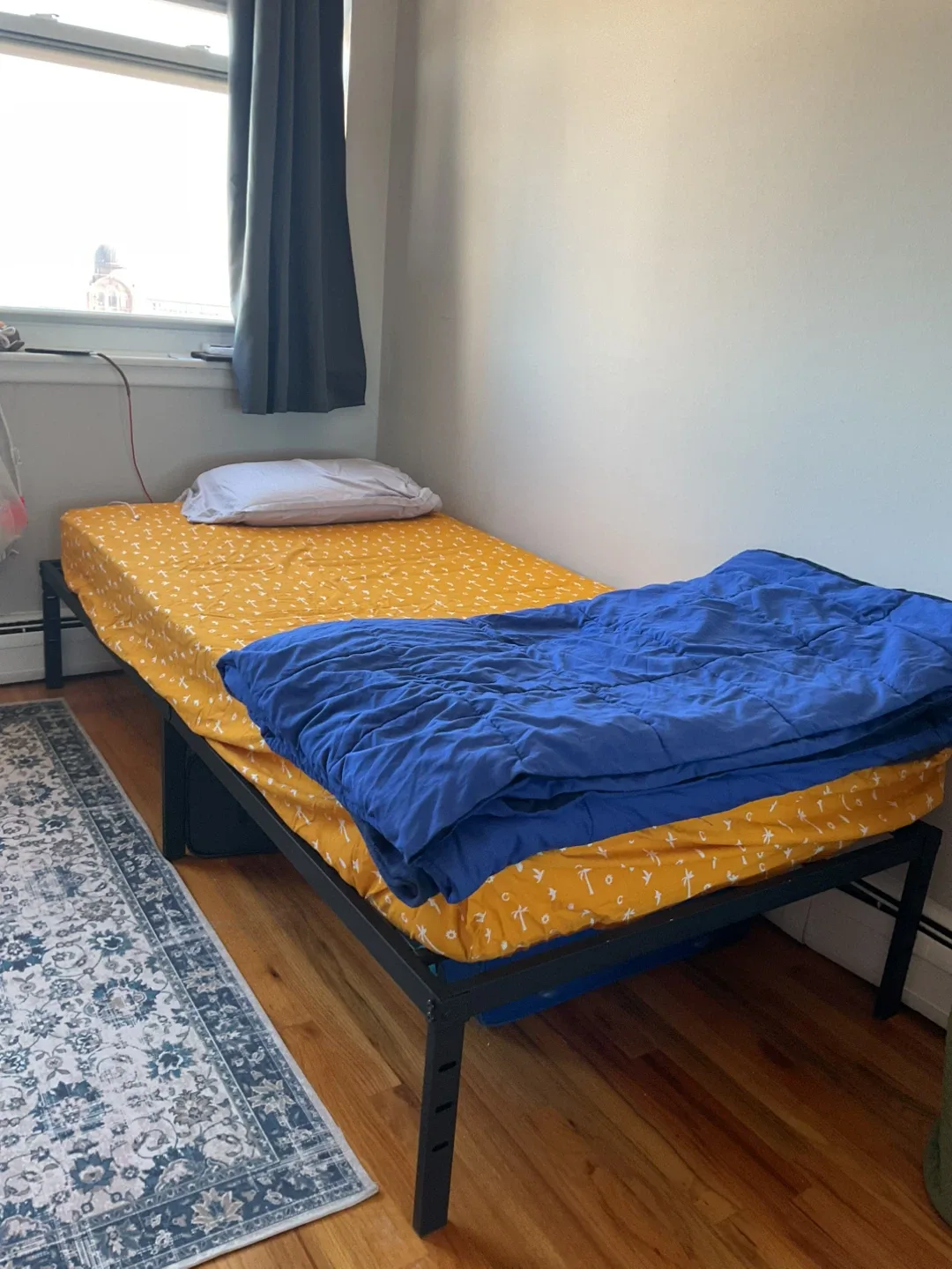 Twin bed frame and mattress image indicator(2)