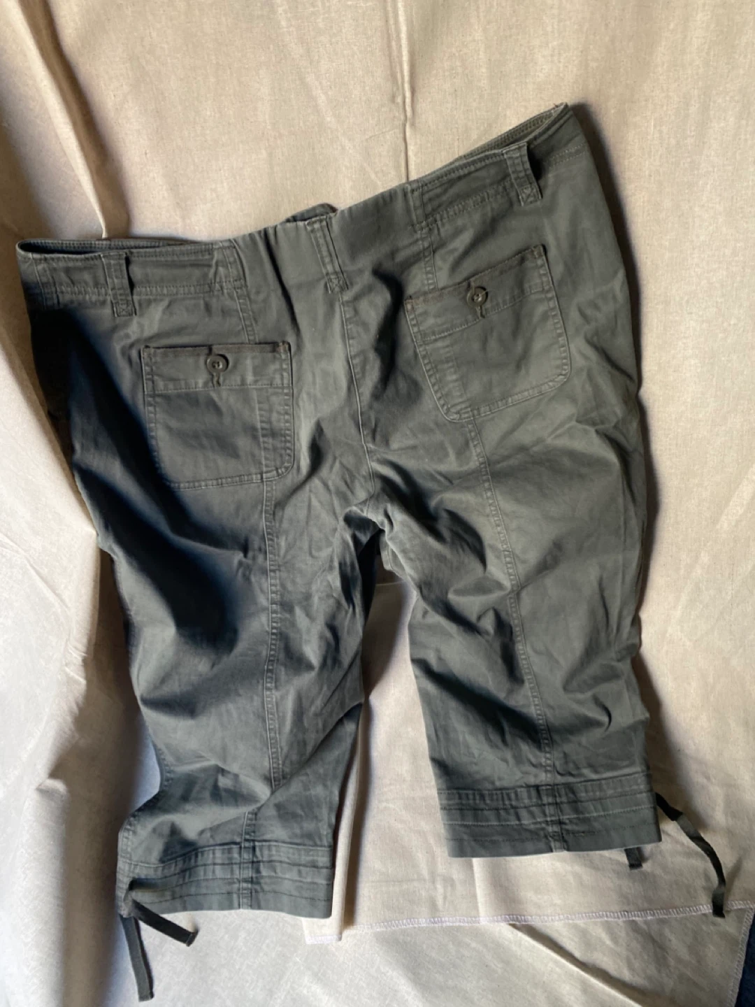 Alfred Dunner Olive Green Capri Pants
