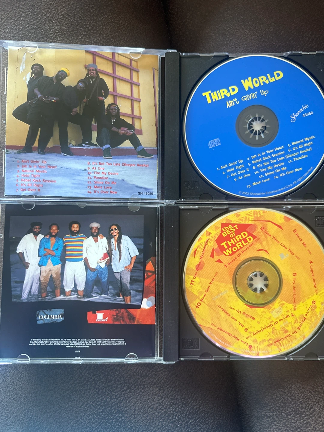 Third World CD Bundle - Ain't Givin' Up & Best Of - photo 2