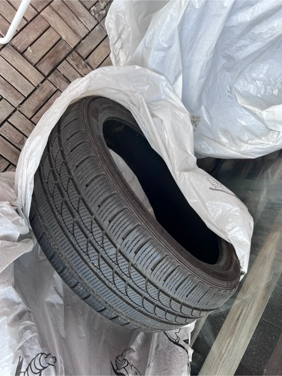 Minerva 5 225/40R19 Winter Tires image indicator(3)