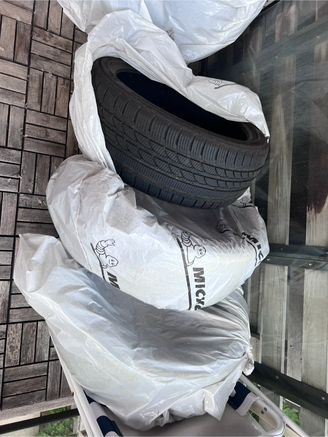 Minerva 5 225/40R19 Winter Tires image indicator(4)