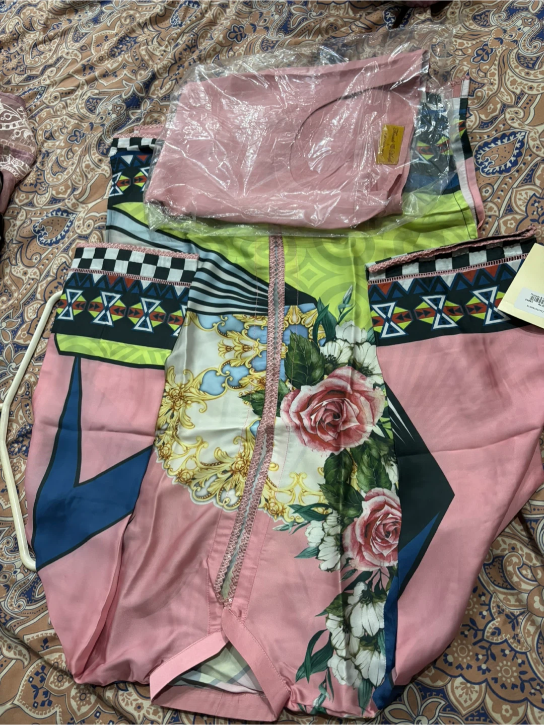 Threads & Motifs Floral Silk Pajama Set