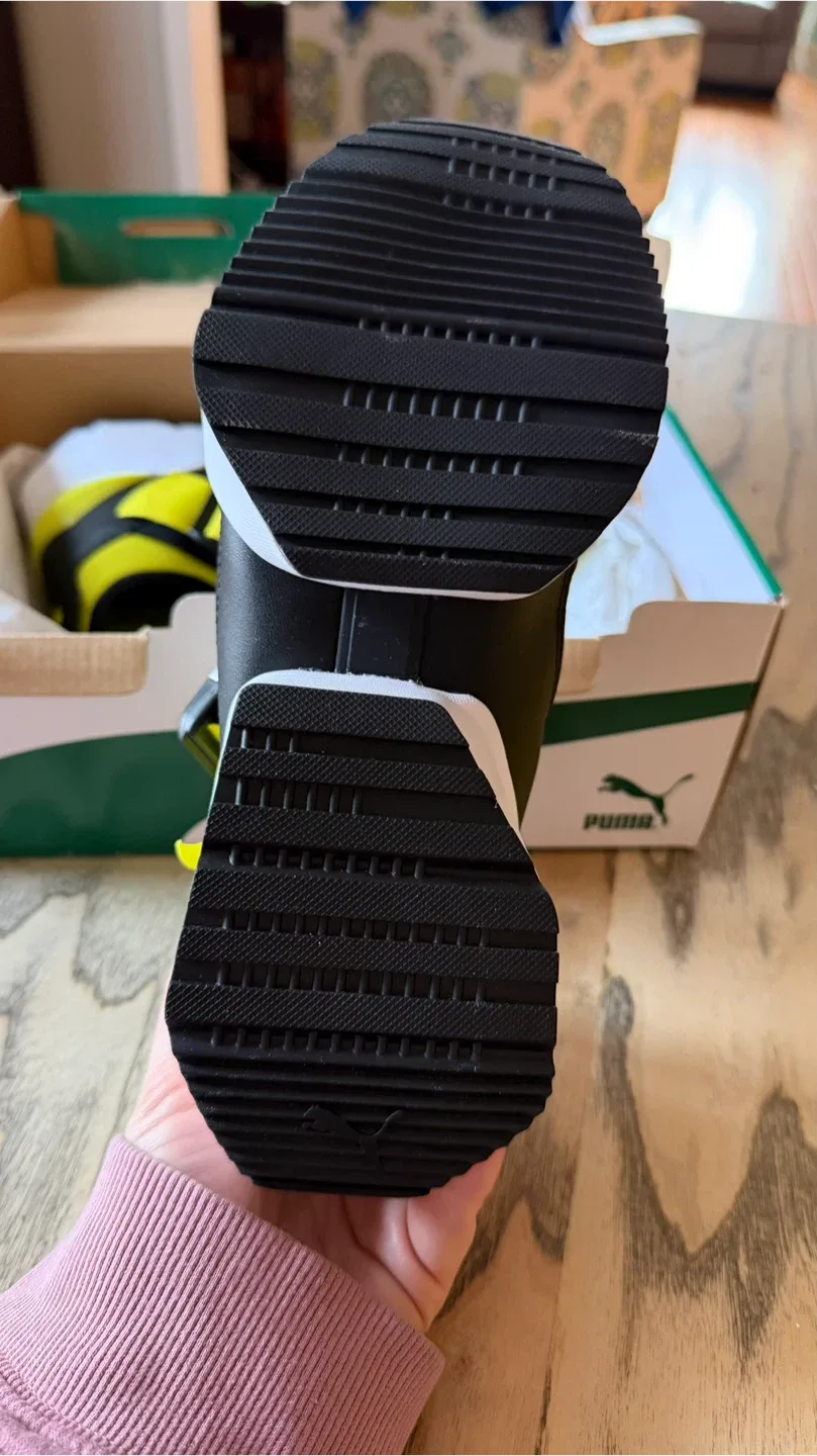 BNIB Puma Muse EOS Womens Sulphur Spring Size 6 image indicator(2)