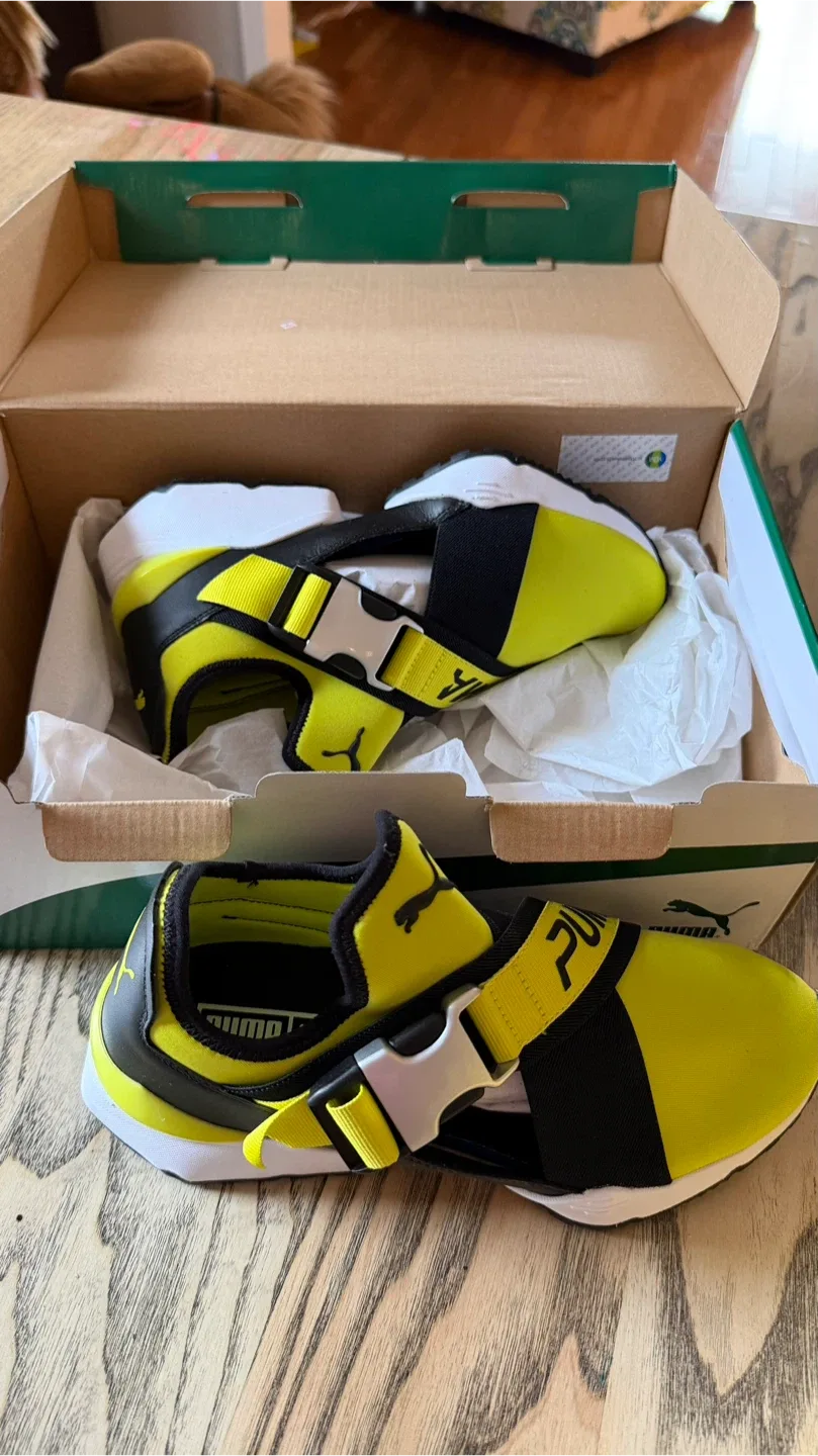 BNIB Puma Muse EOS Womens Sulphur Spring Size 6 image indicator(4)