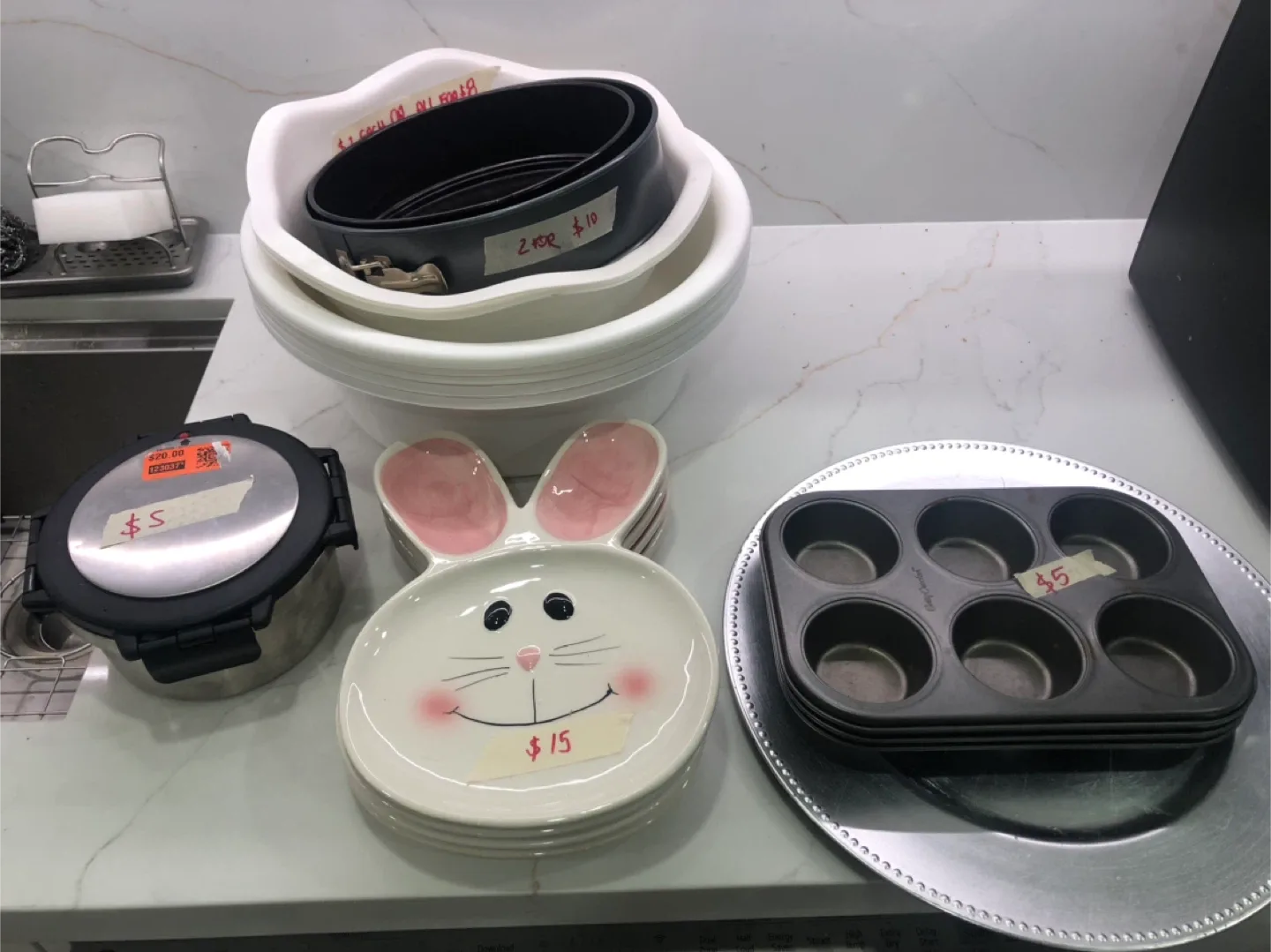 Various Kitchenware Items - MUST GO ASAP image indicator(4)