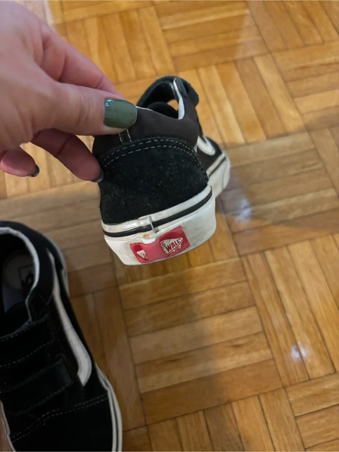 Vans Old Skool Kids Black Sneakers - Size US 2 image indicator(2)