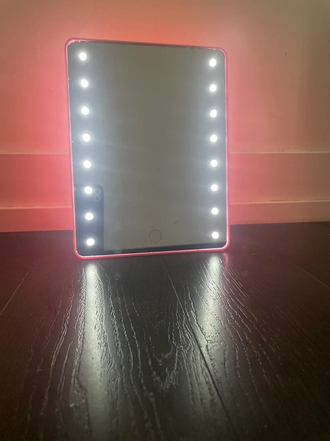 Adjustable LED Lighted Vanity Mirror image indicator(2)