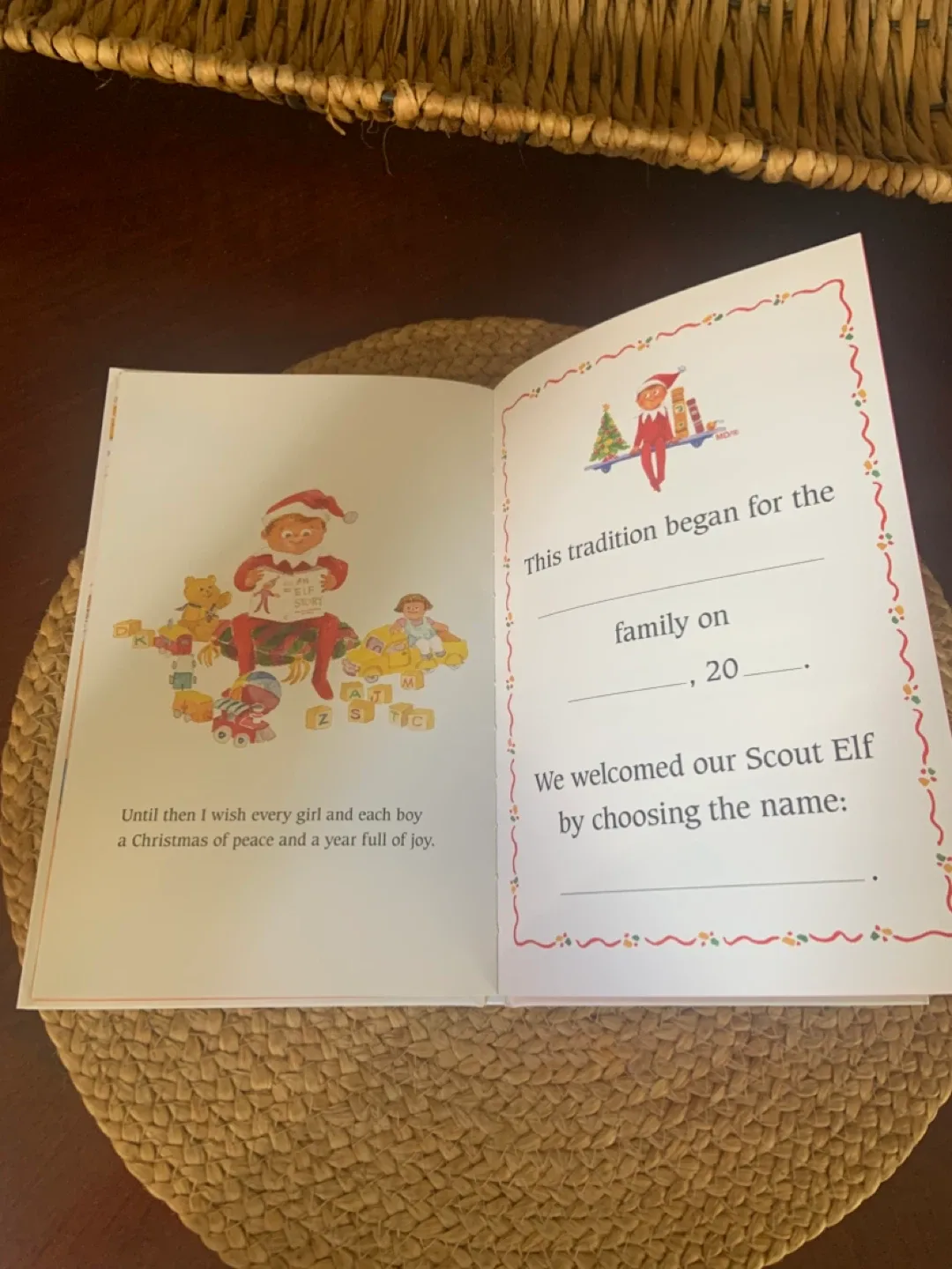 The Elf on the Shelf: A Christmas Tradition Book image indicator(6)