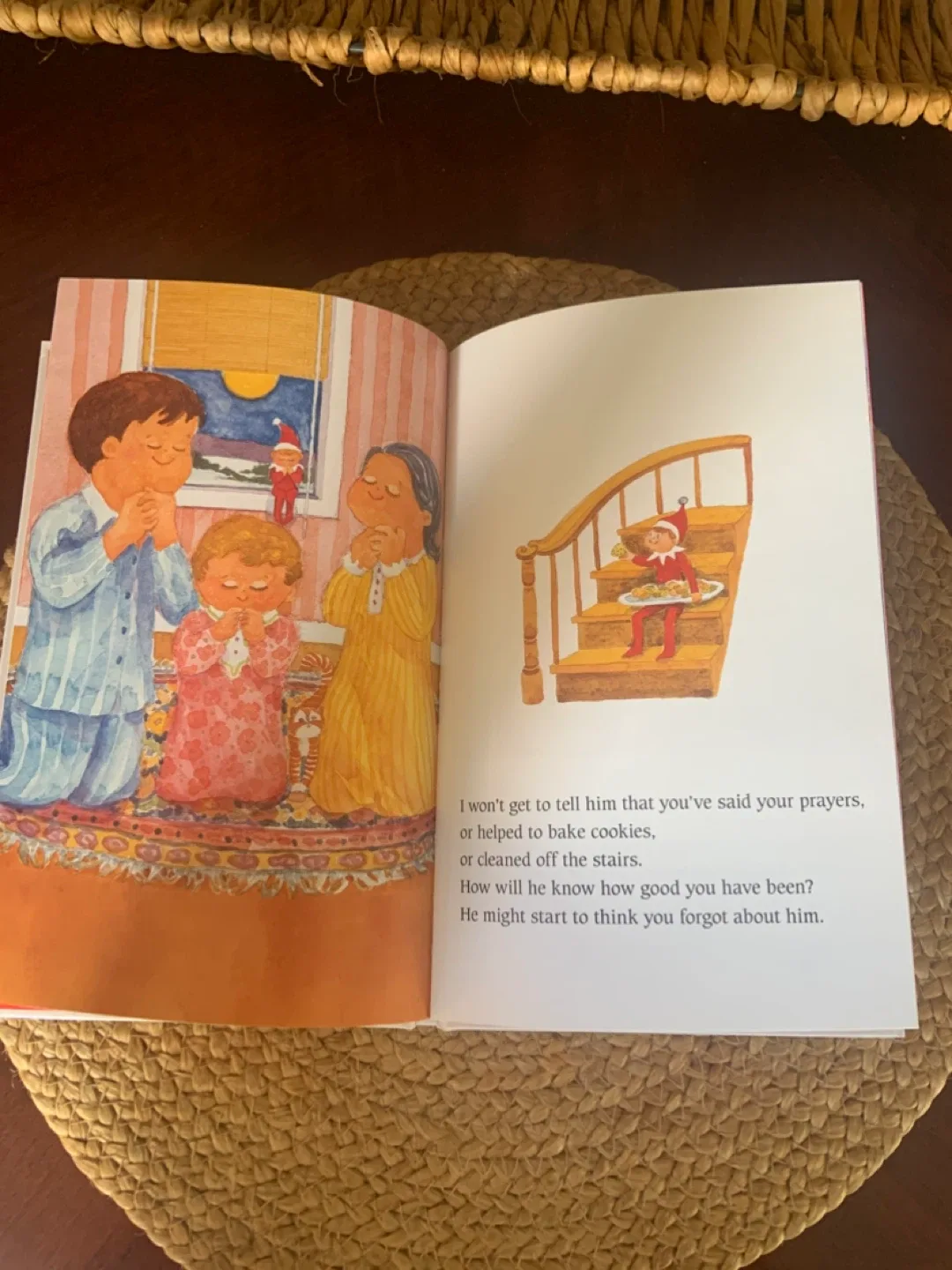 The Elf on the Shelf: A Christmas Tradition Book image indicator(4)