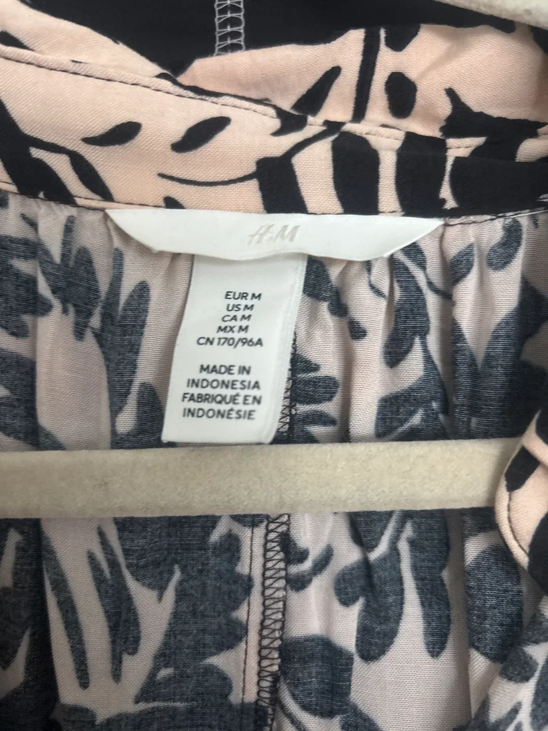 H&M Floral Print Dress - Size M image indicator(2)