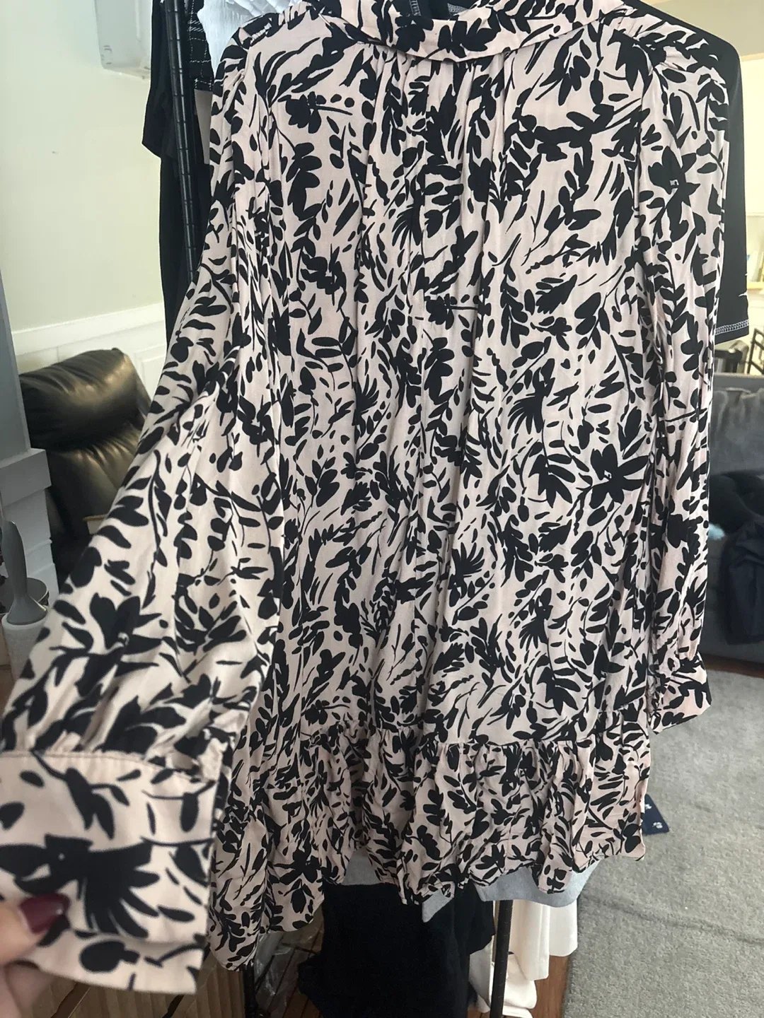 H&M Floral Print Dress - Size M image indicator(3)