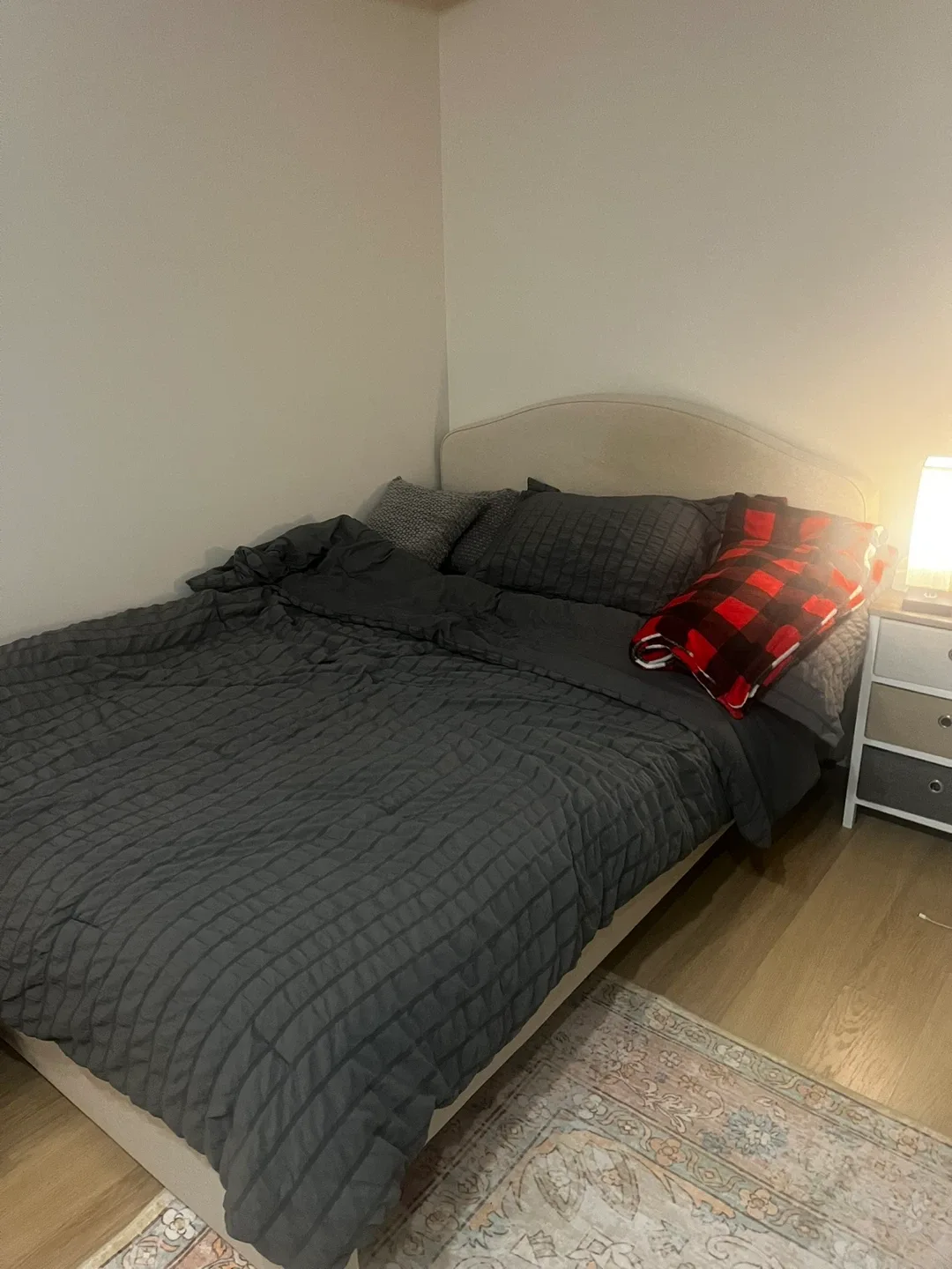 Queen Size Bed Frame with Mattress image indicator(2)