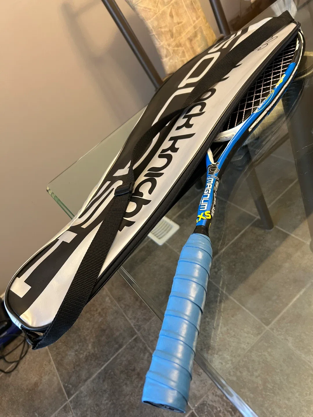 Black Knight Magnum PRO nXS nano 135 Squash Racket image indicator(2)