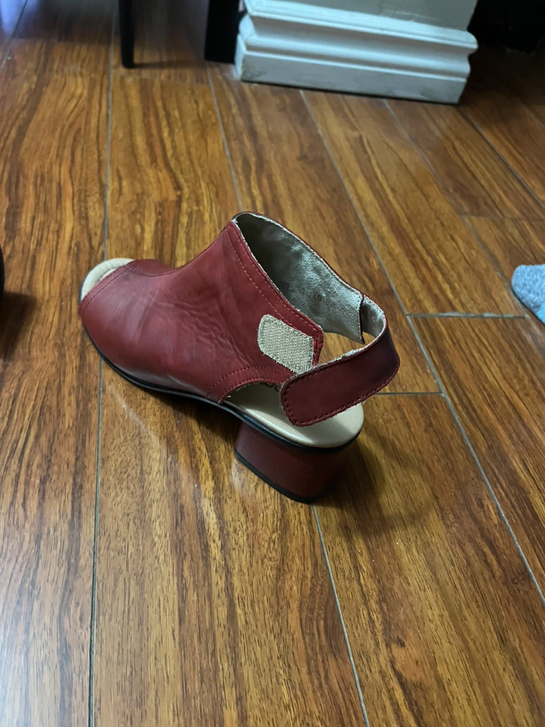Remonte Red Leather Slingback Heels - photo 2