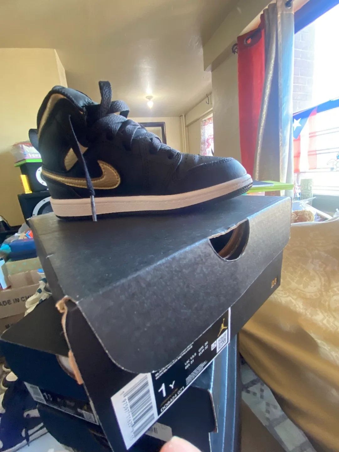 Jordan 1 Mid Sneakers image indicator(3)