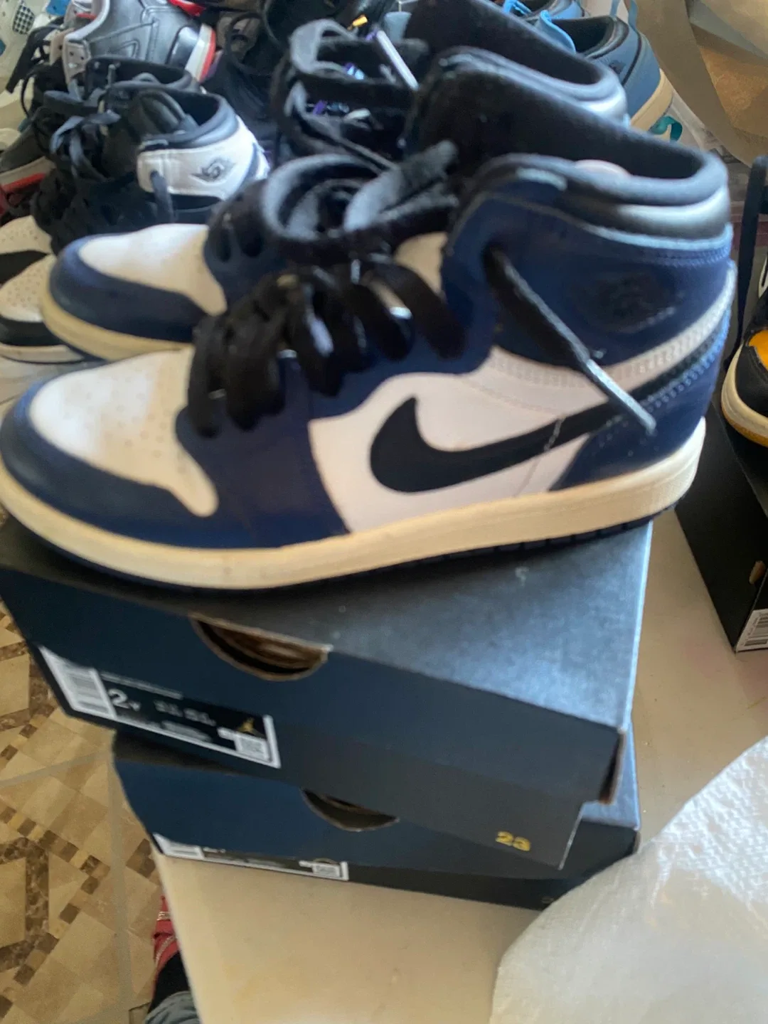 Jordan 1 Mid Sneakers image indicator(2)