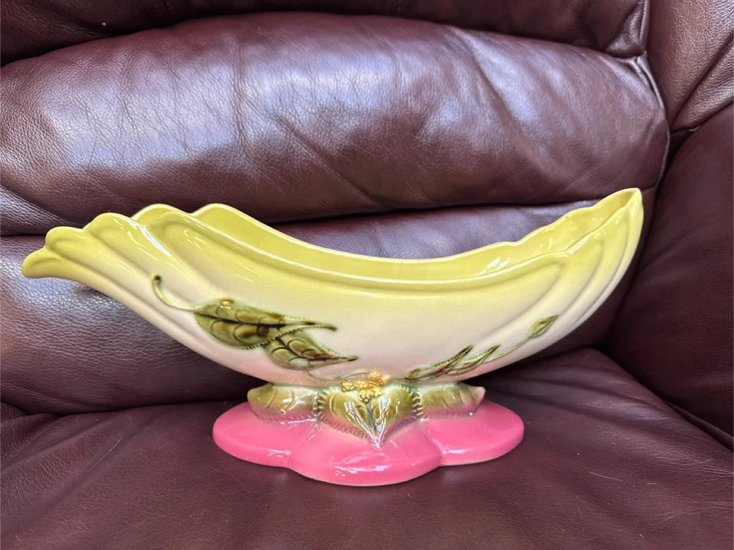 Vintage Hull Pottery Banana Boat Dish image indicator(2)