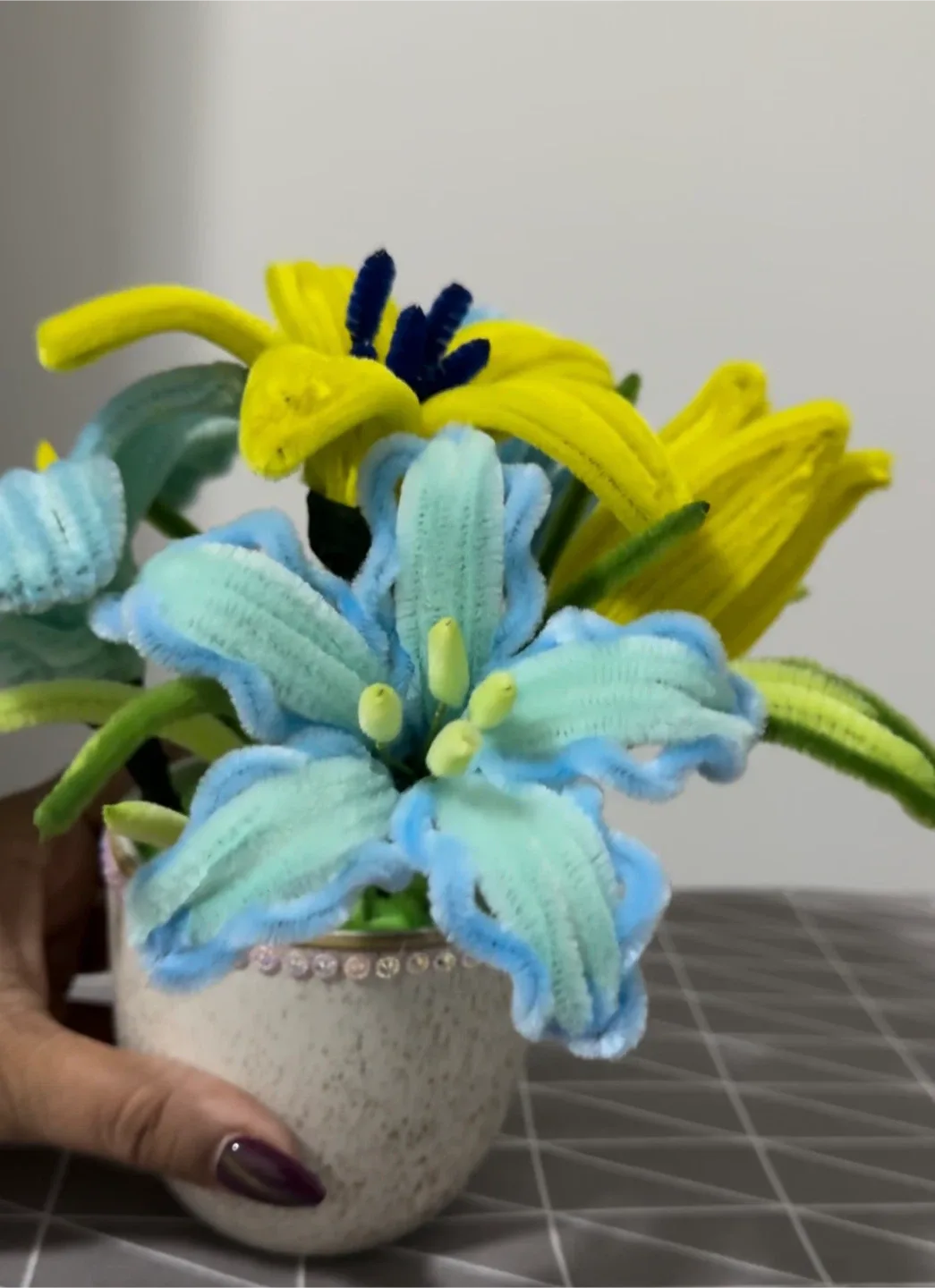 Handmade Pipe Cleaner Flower Arrangement image indicator(4)