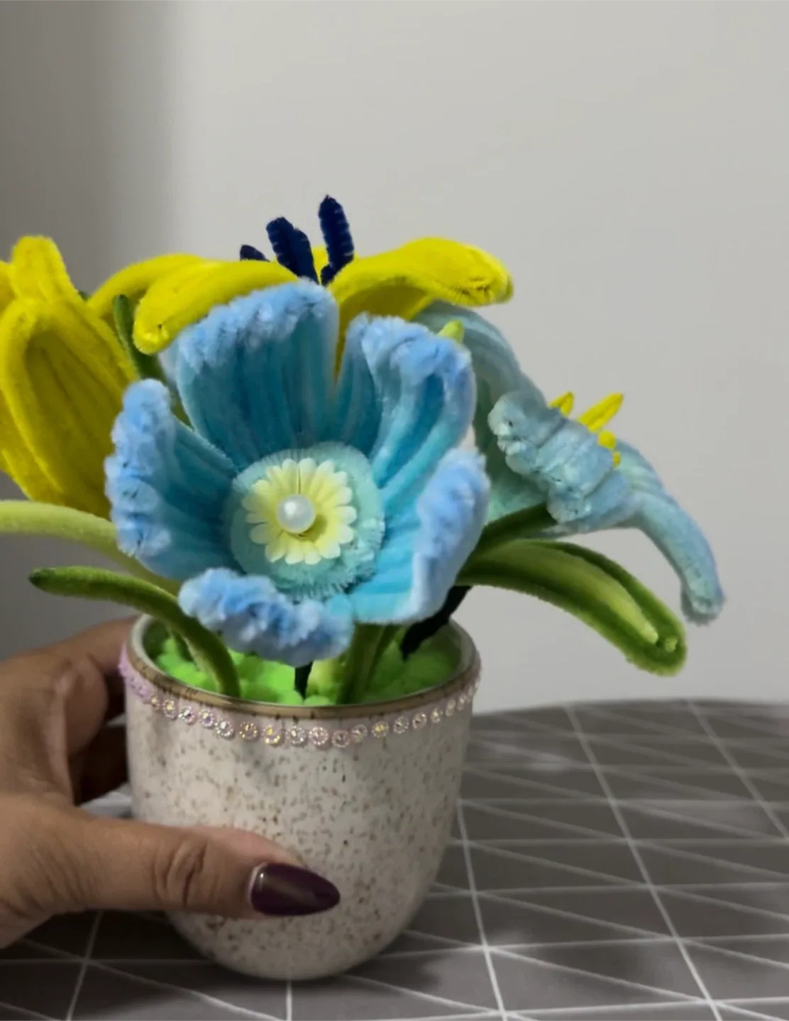 Handmade Pipe Cleaner Flower Arrangement image indicator(2)