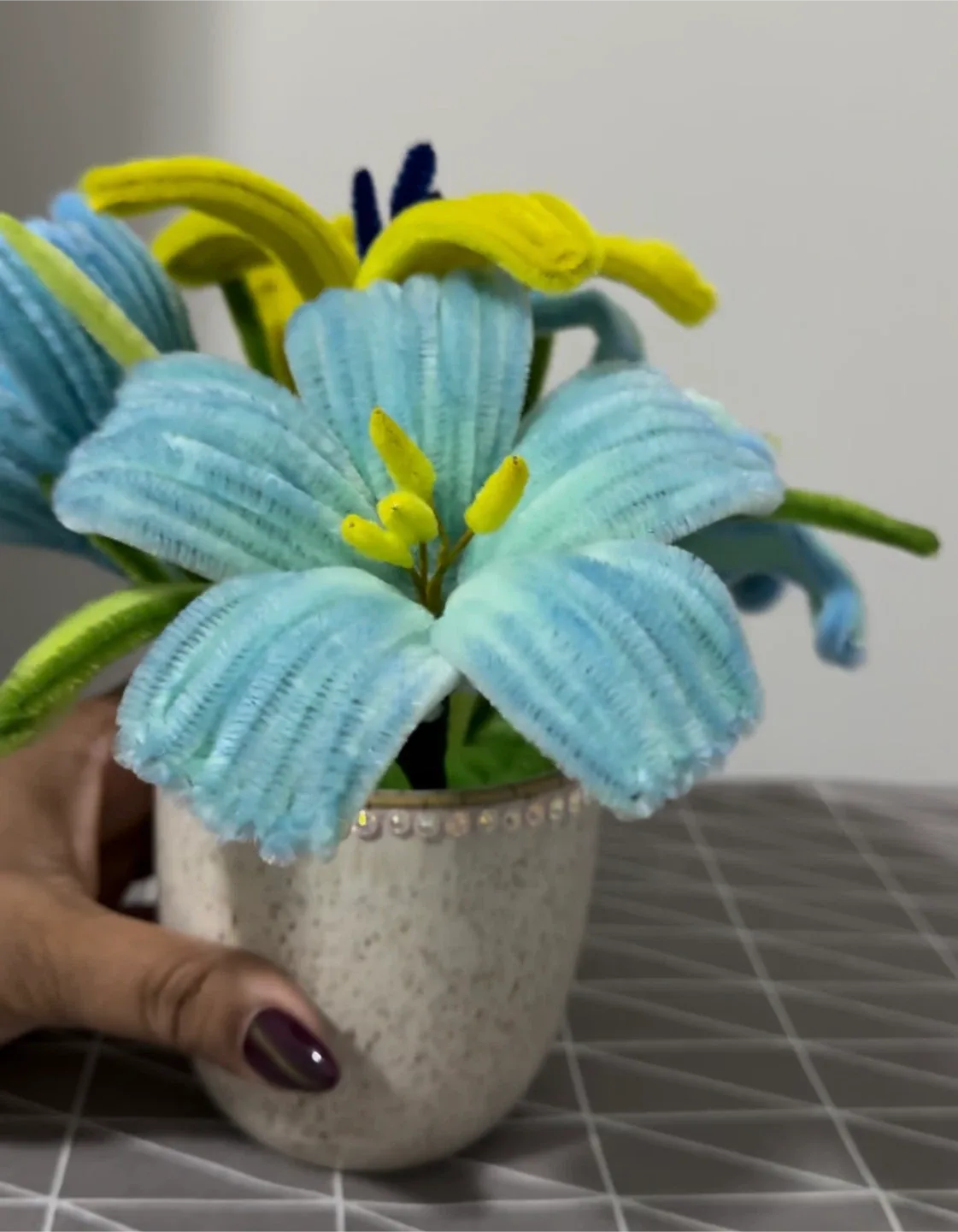 Handmade Pipe Cleaner Flower Arrangement image indicator(3)