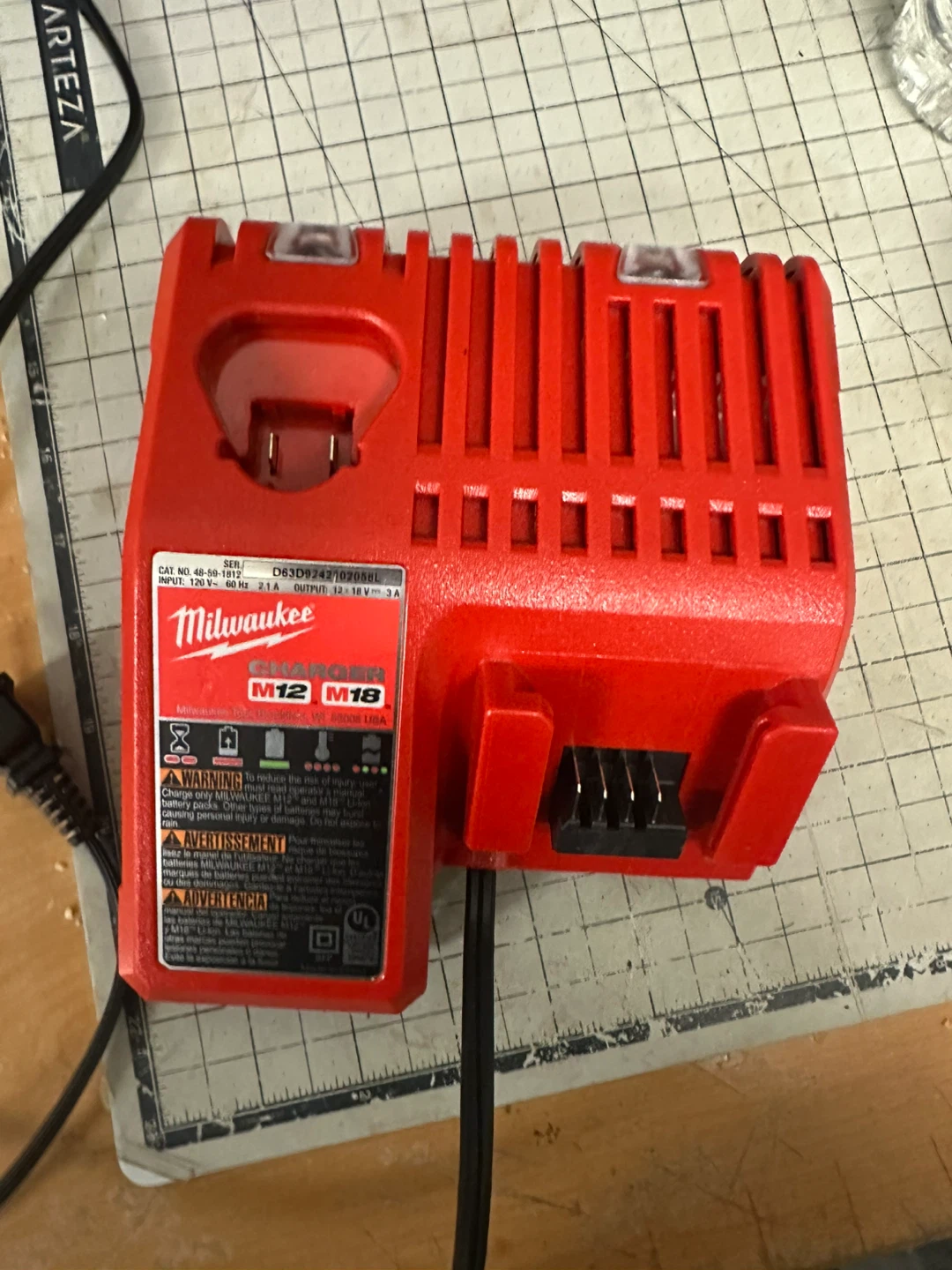Milwaukee M12/M18 Battery Charger