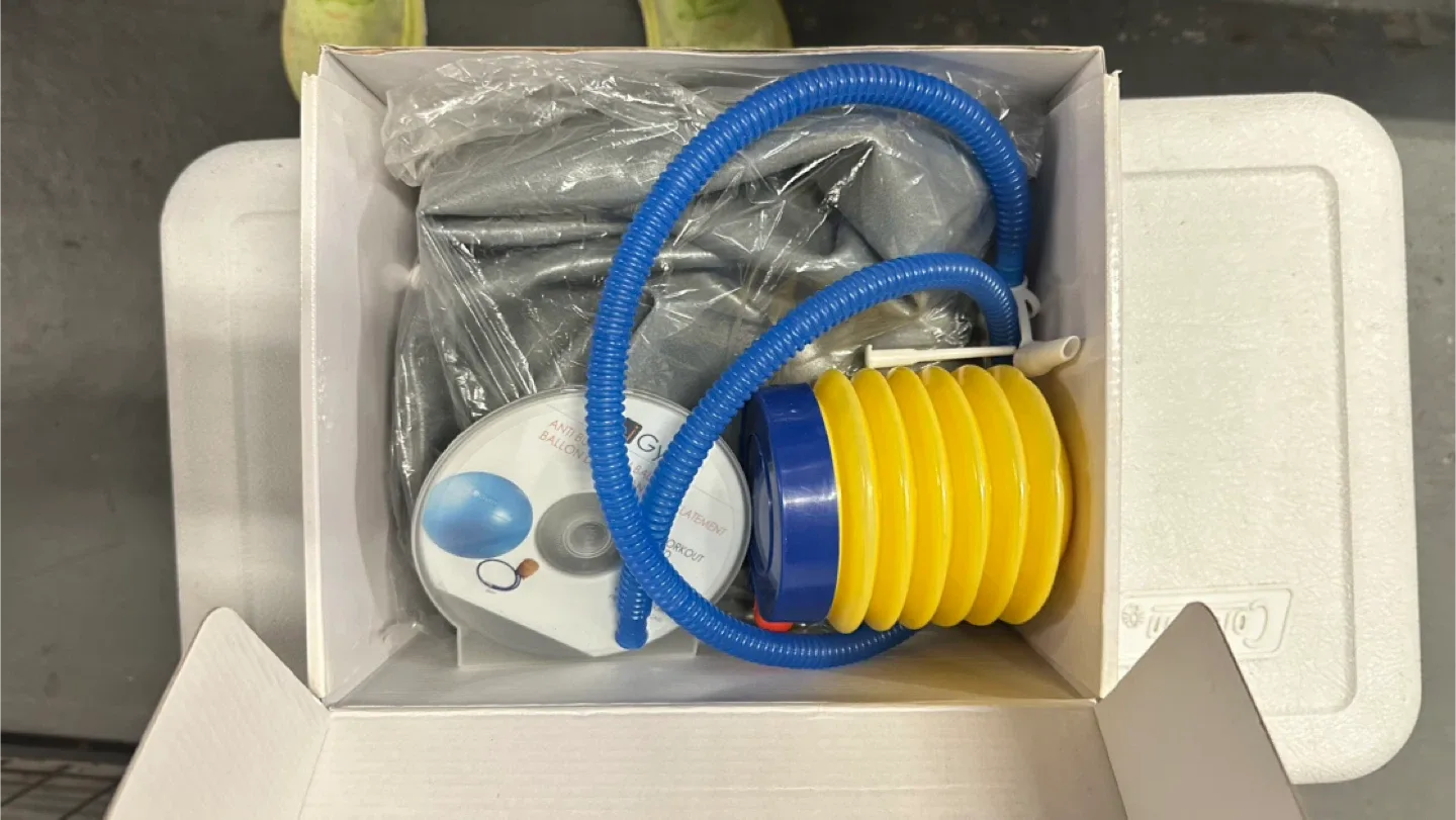 iGym Anti-Burst Gym Ball 75 cm with Pump image indicator(2)